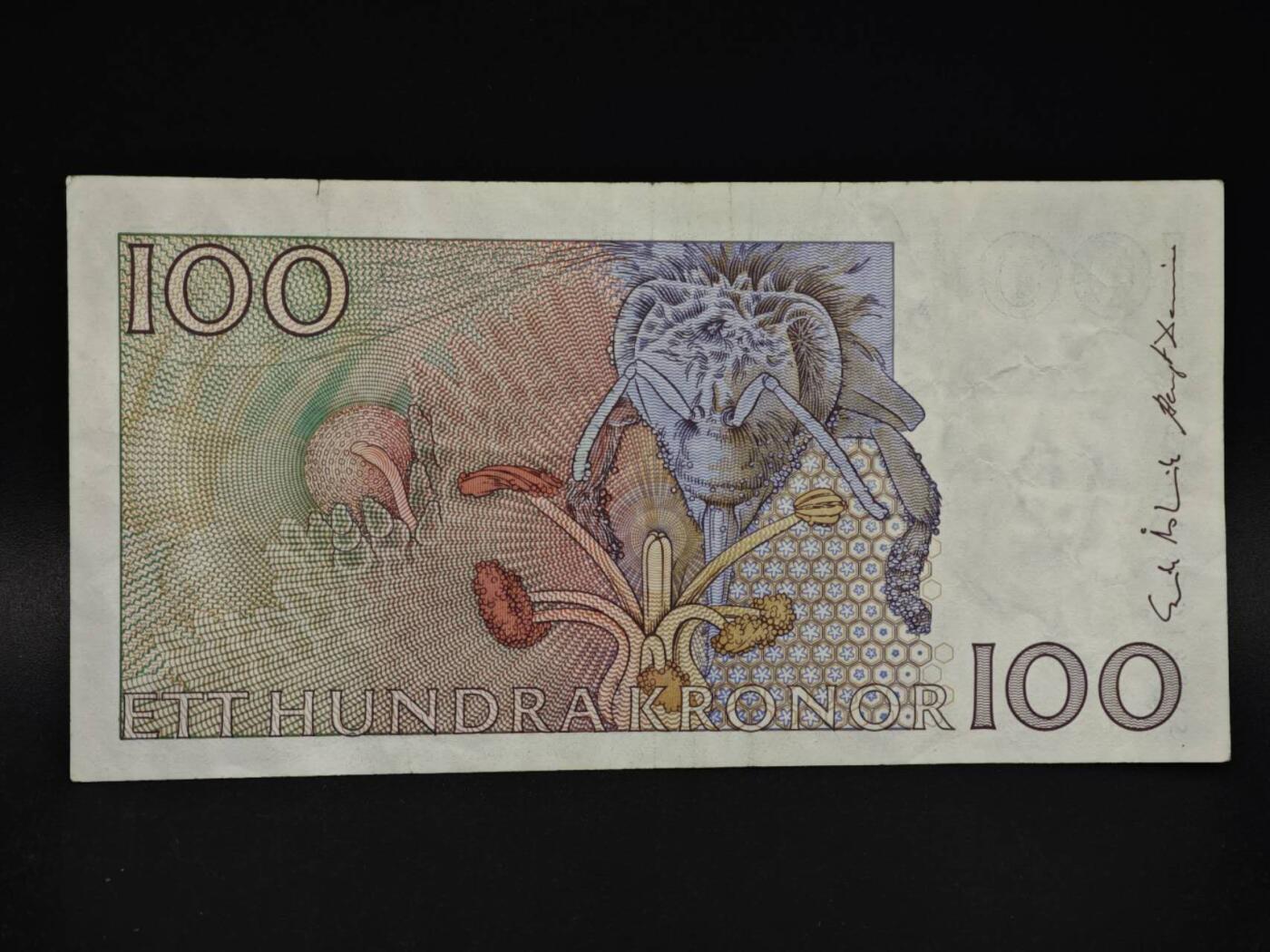 【淘币小摊】限时拍第八百四十二拍  纸币场  满百包邮可预留两周  周一统一发货  瑞典100克朗纸币【有折】