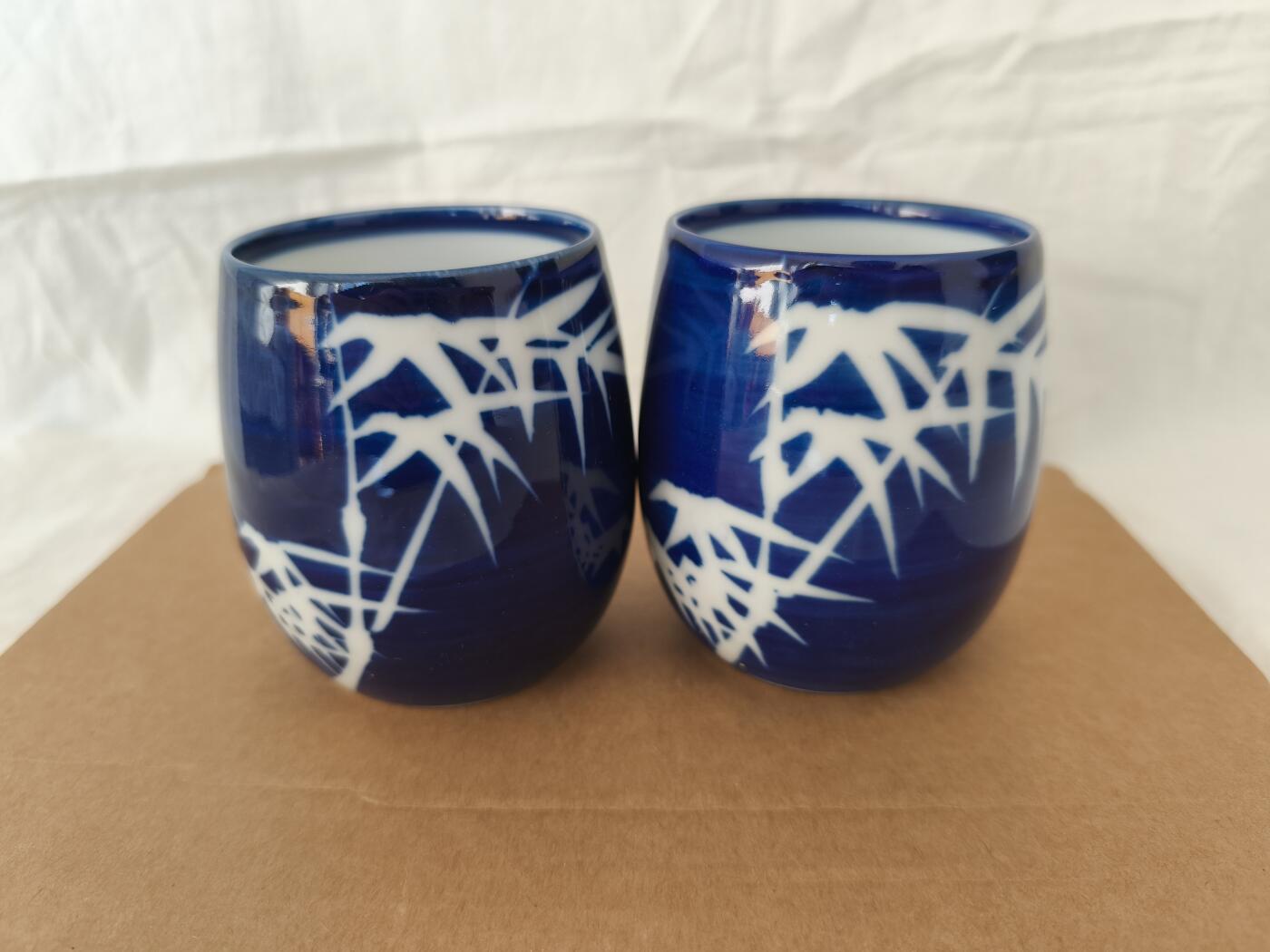 海外回流精品专场1.11 全新有款竹子图案蓝釉汤吞杯四只 