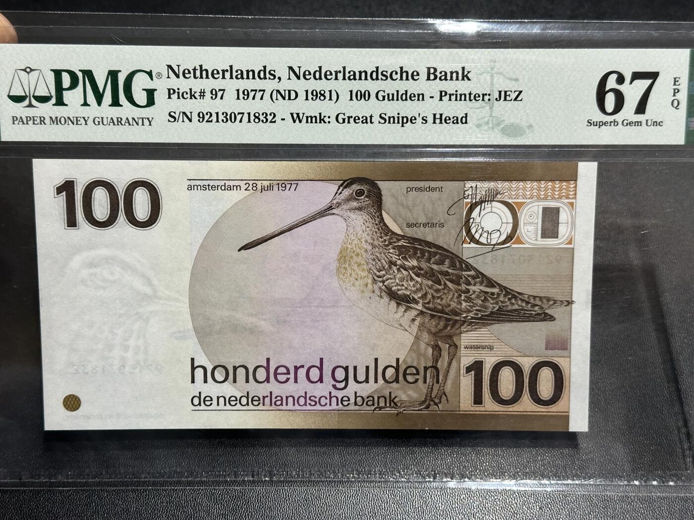 🎉🎉🎉《外钞收藏家》第六百期（年度庆典场）（本平台长期征集拍品、欢迎藏友们联系合作）❤️❤️❤️ 1977年荷兰100盾 水鸟 PMG67 号码无4