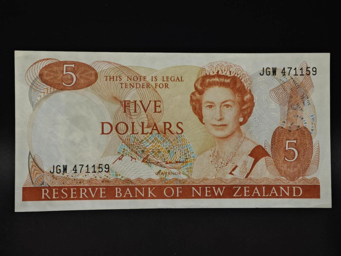 【淘币小摊】限时拍第八百四十二拍  纸币场  满百包邮可预留两周  周一统一发货  新西兰5元纸币【有折】