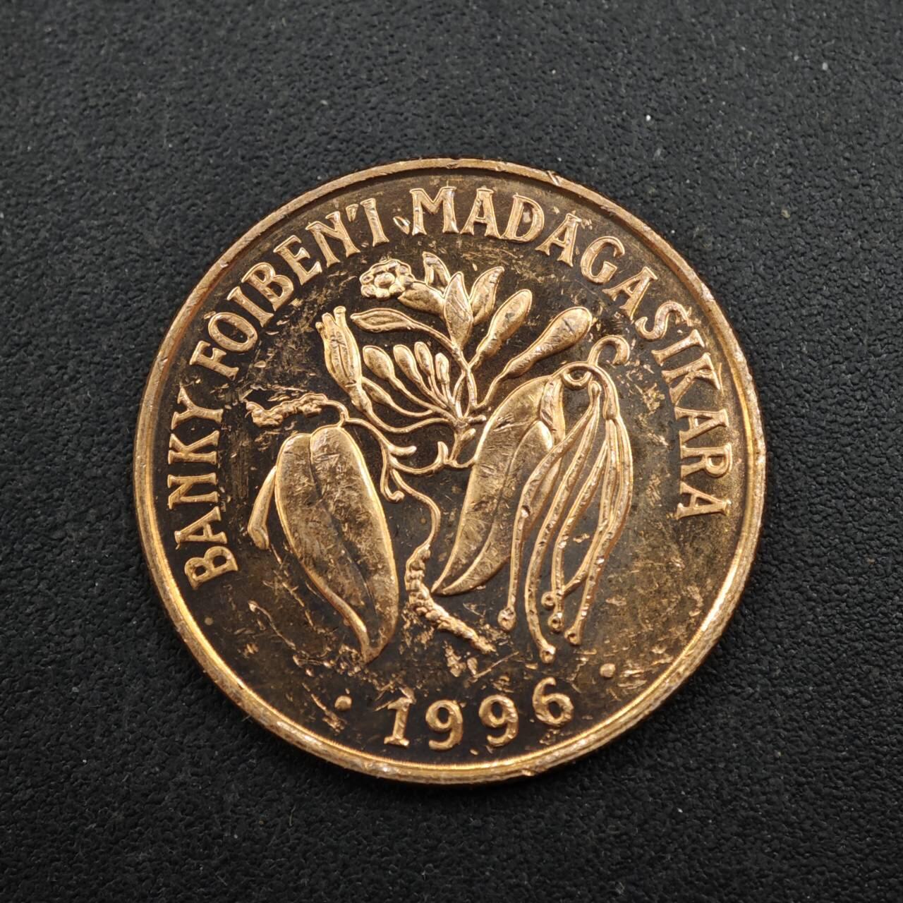 【淘币小摊】限时拍第八百四十拍  散币银币场  满百包邮可预留两周  周一统一发货  马达加斯加1996年10法郎铜币