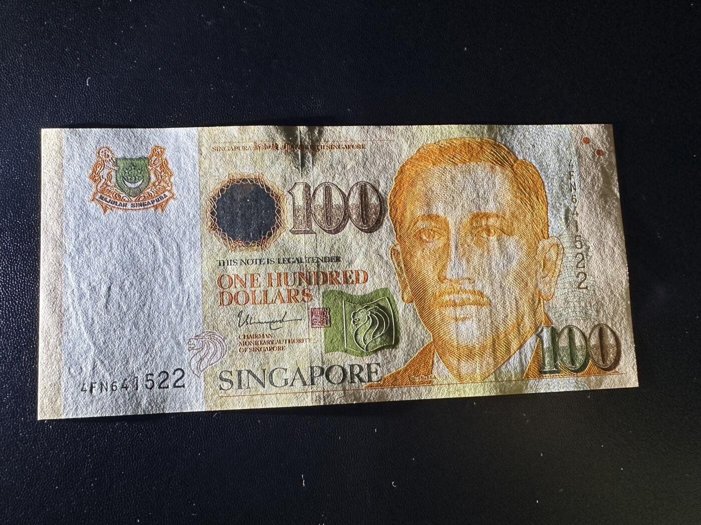 《外钞收藏家》第五百九十九期（畅拍场）（本平台长期征集拍品、欢迎藏友们联系合作） 新加坡人像纸币版100元 全新UNC