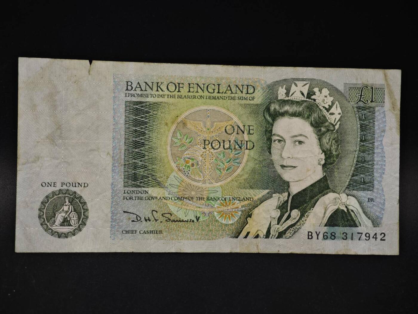 【淘币小摊】限时拍第八百四十二拍  纸币场  满百包邮可预留两周  周一统一发货  英国英格兰银行1镑纸币【有折】