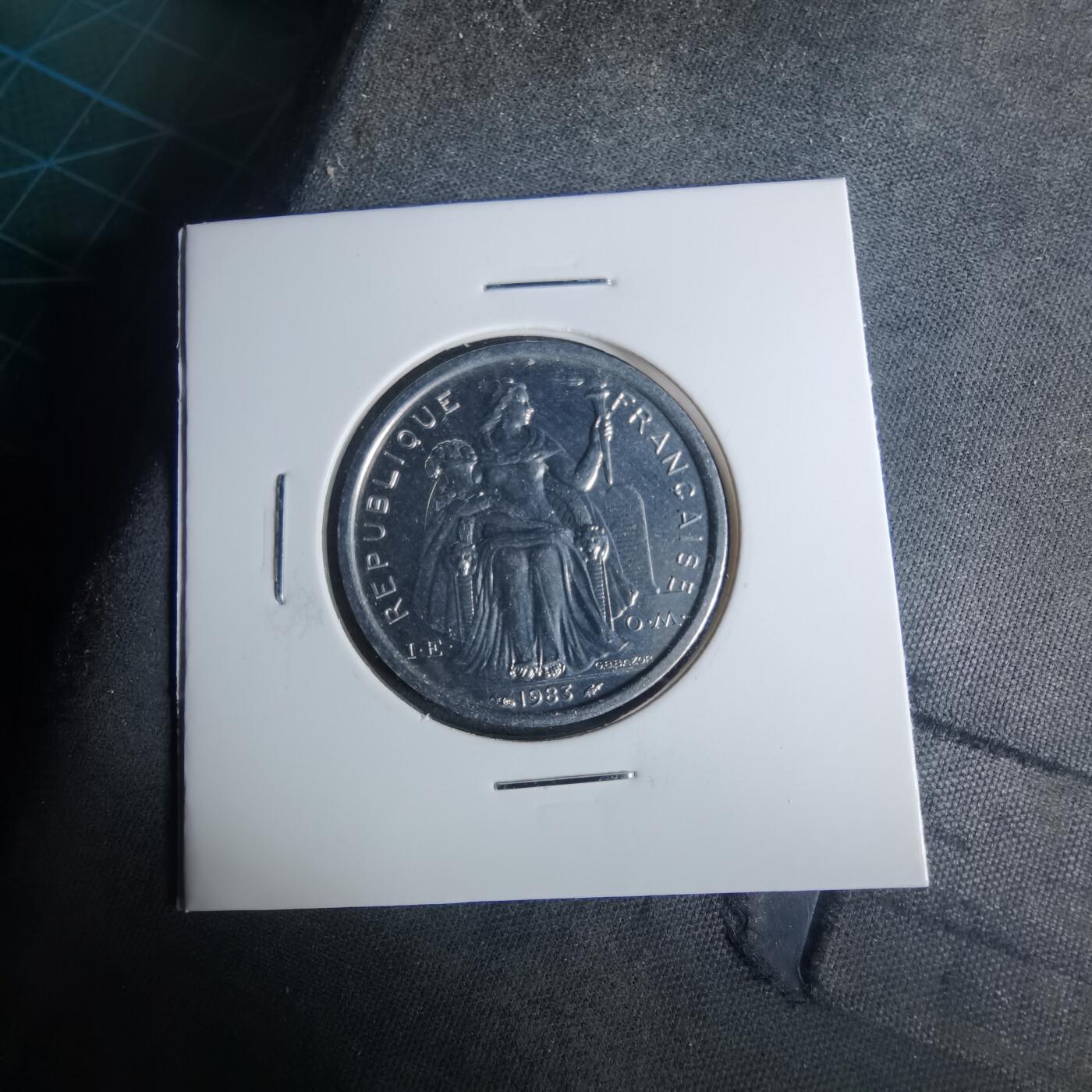 沼泽如烟--第952场 法属新喀里多尼亚1983年2法郎