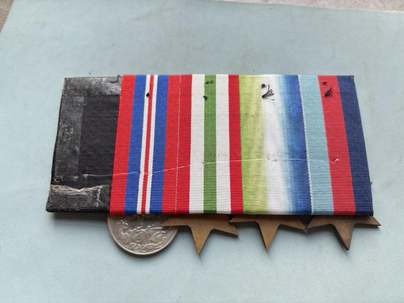 盛世勋华——号角文化勋章邮票专场拍卖第297期 英国二战奖章联排 定制挂，分别为二战之星，大西洋之星，意大利之星，二战战争奖章