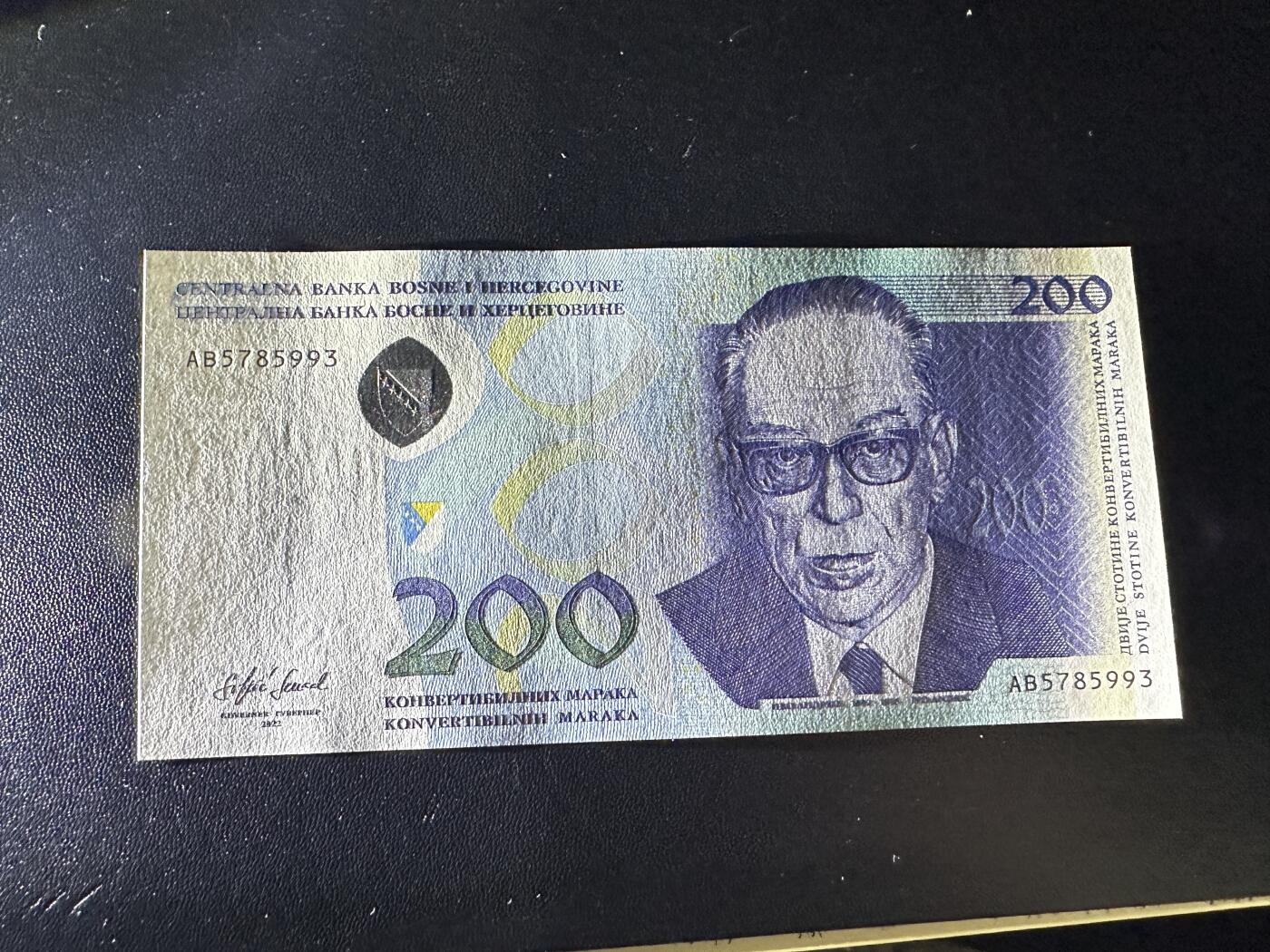 《外钞收藏家》第五百九十九期（畅拍场）（本平台长期征集拍品、欢迎藏友们联系合作） 2022年波黑200马克 全新UNC