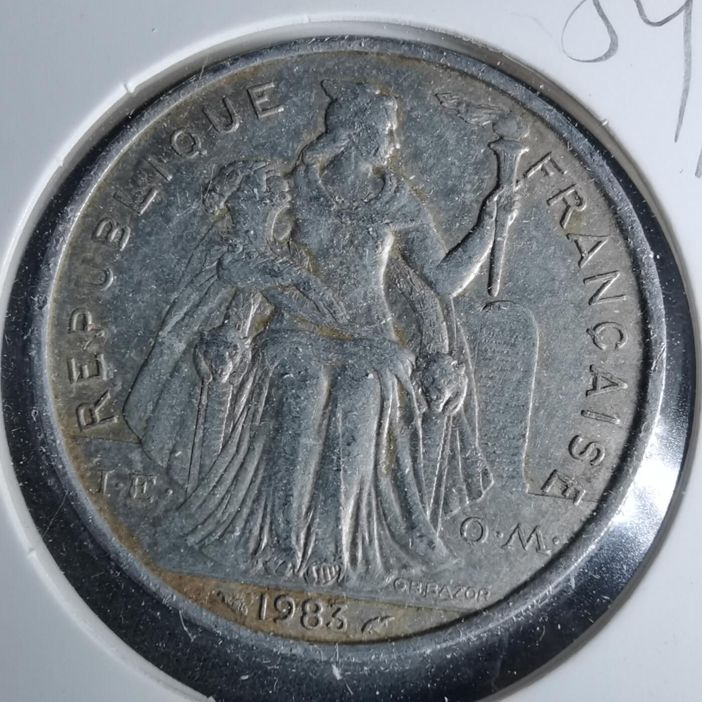 沼泽如烟--第952场 法属波利尼西亚1983年5法郎