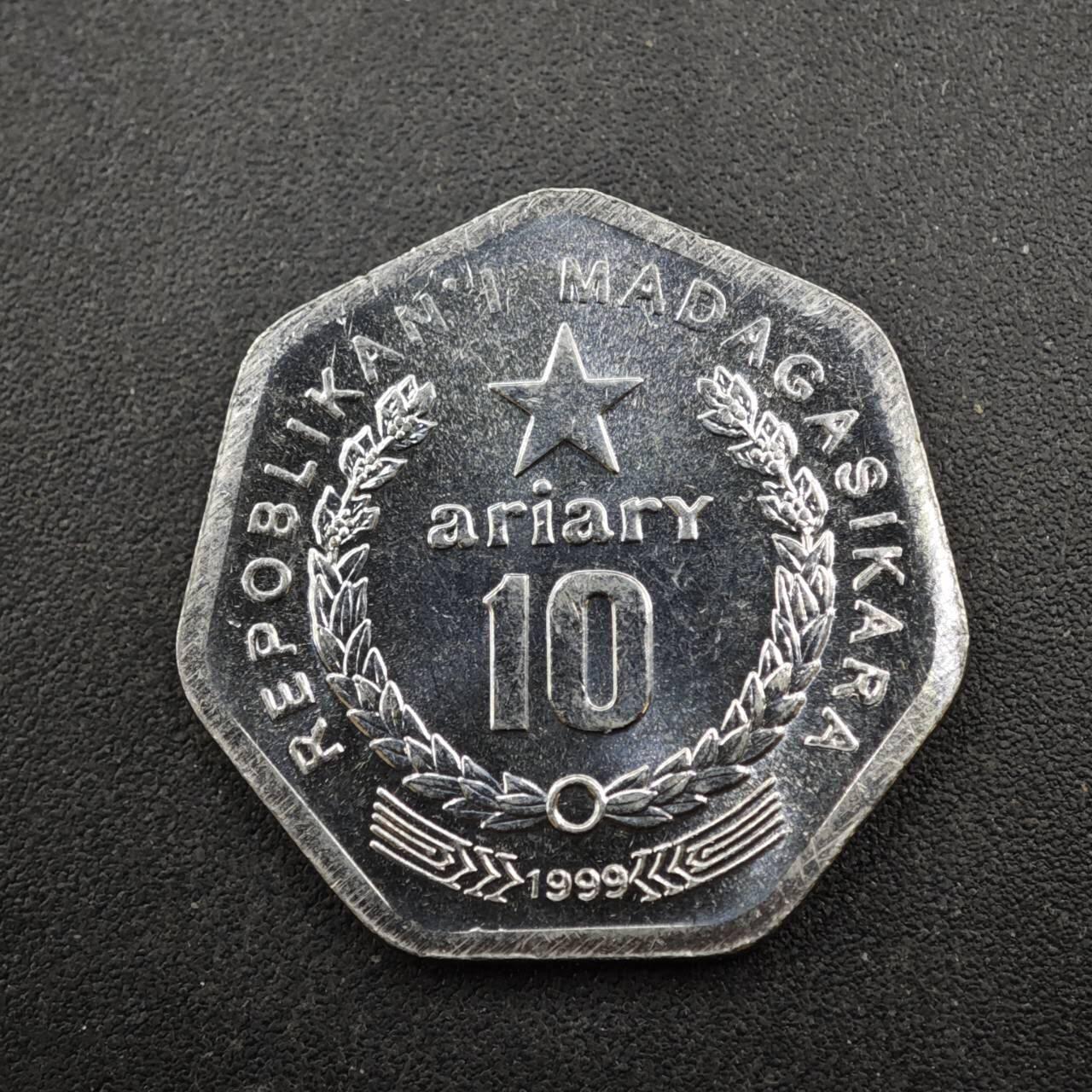 【淘币小摊】限时拍第八百四十拍  散币银币场  满百包邮可预留两周  周一统一发货  马达加斯加1999年10阿尔瑞尔