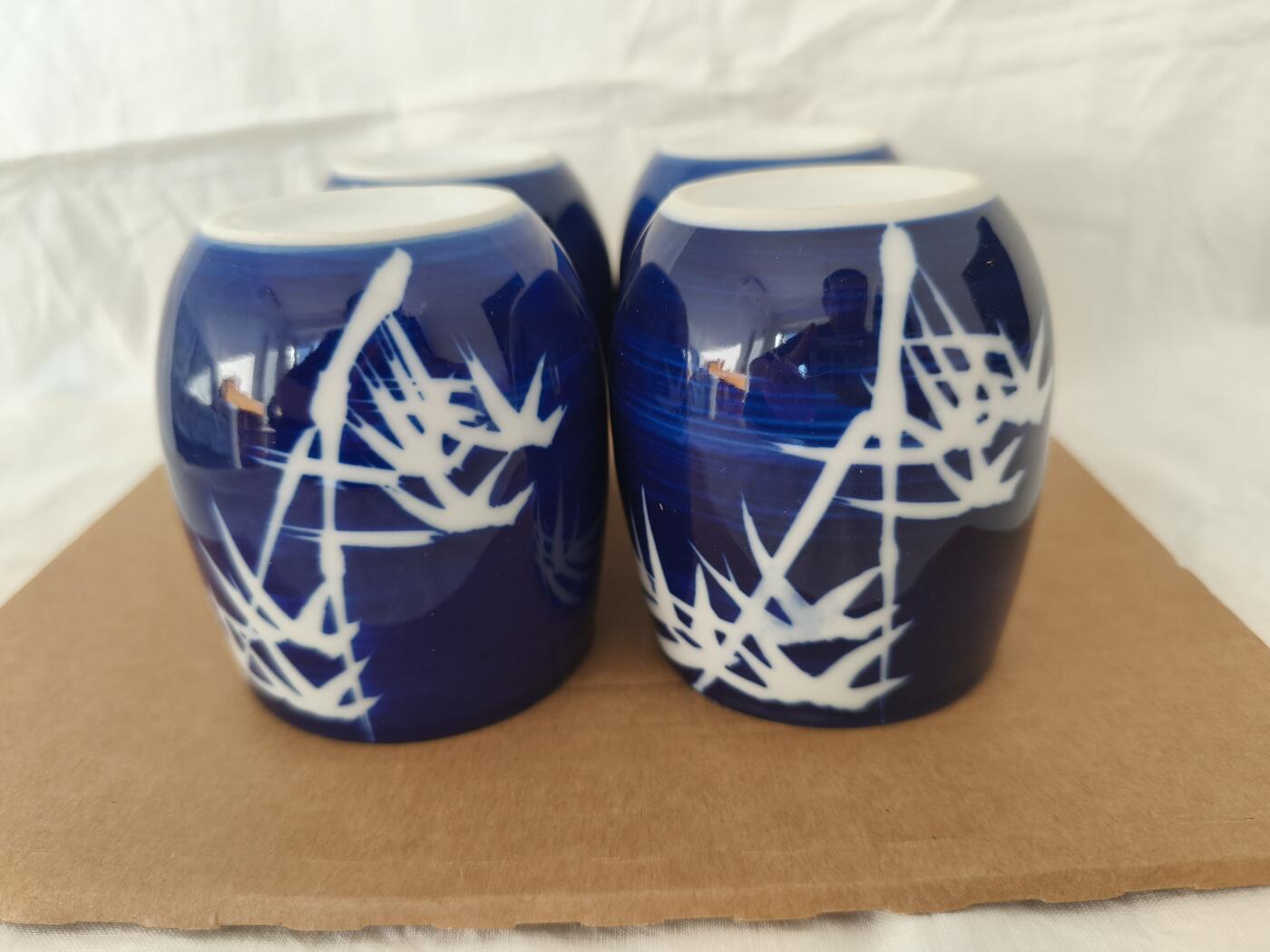 海外回流精品专场1.11 全新有款竹子图案蓝釉汤吞杯四只 