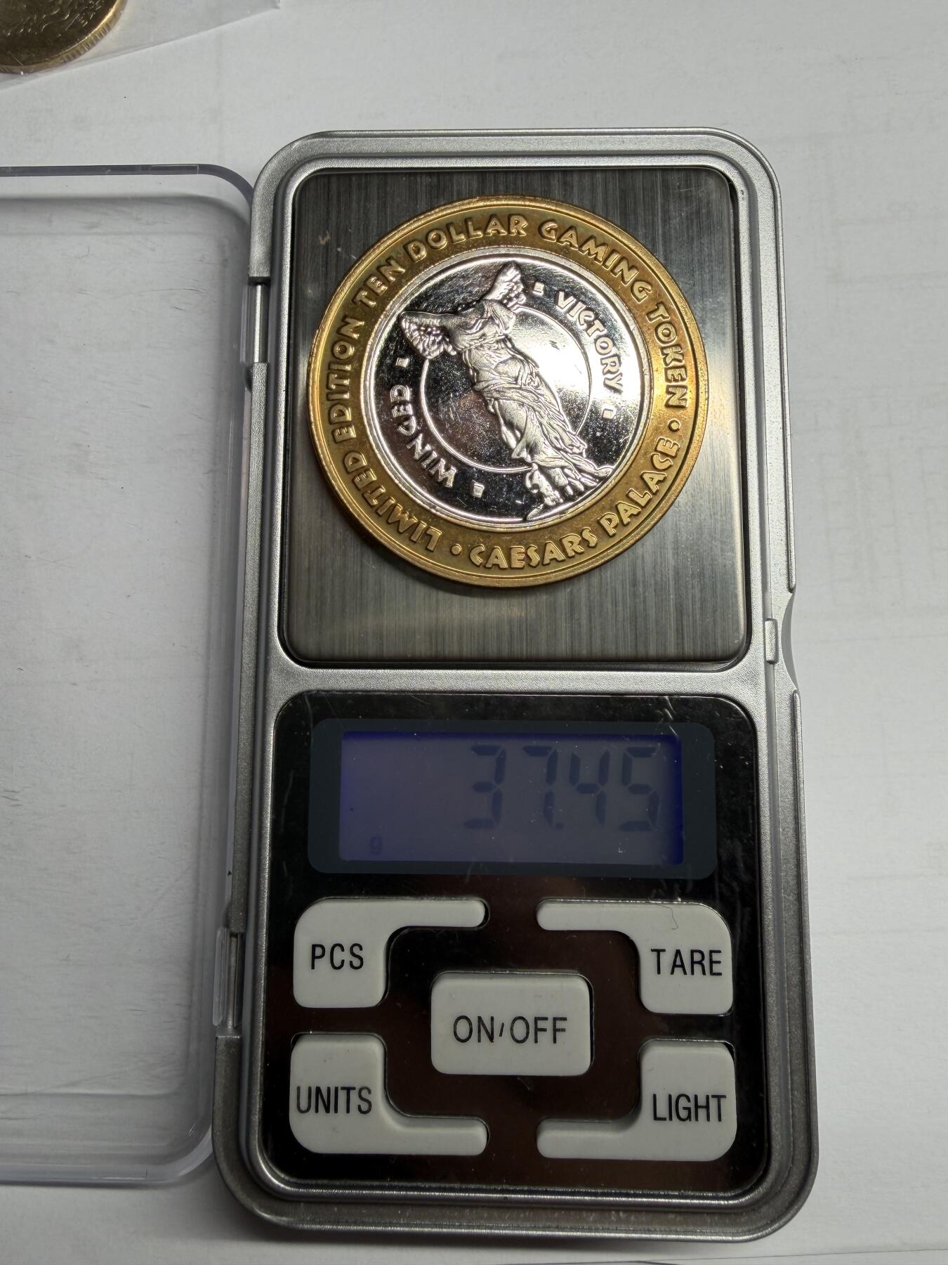 2026年集古藏今外币拍卖第一期-第2场—（总第299拍），可以寄存60天，满160元包邮。 1966年拉斯维加斯凯撒皇宫的10美元游戏代用币，中间999纯银，约重18.6克