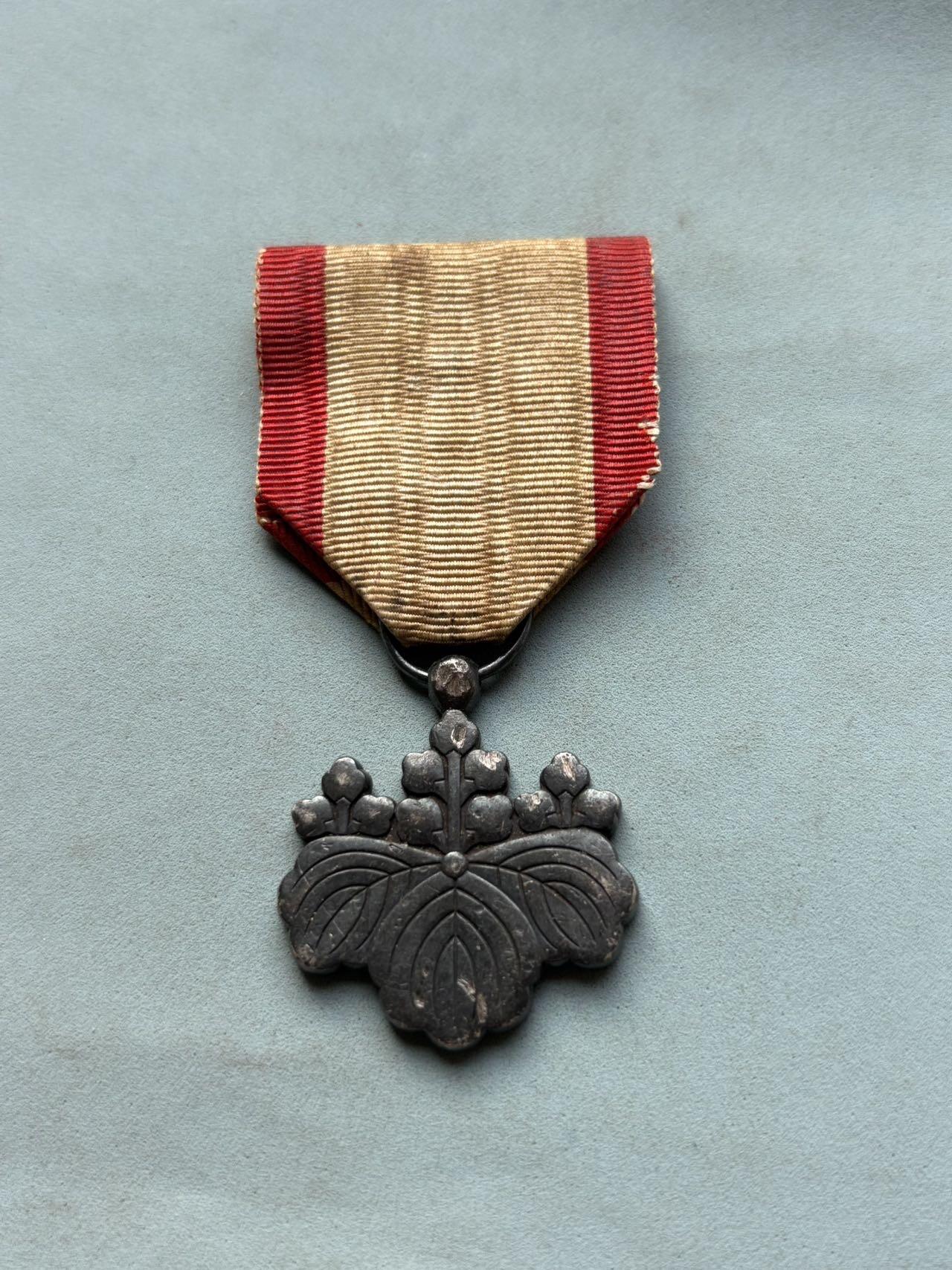 盛世勋华——号角文化勋章邮票专场拍卖第297期 日本勋八等白色桐叶章 银制