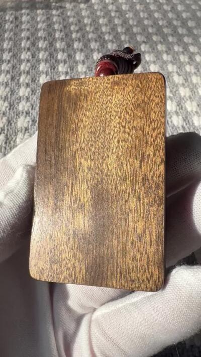 零元拍：C02金丝楠牌子，香喷喷的小金砖，金光闪闪，61/38.9/13MM