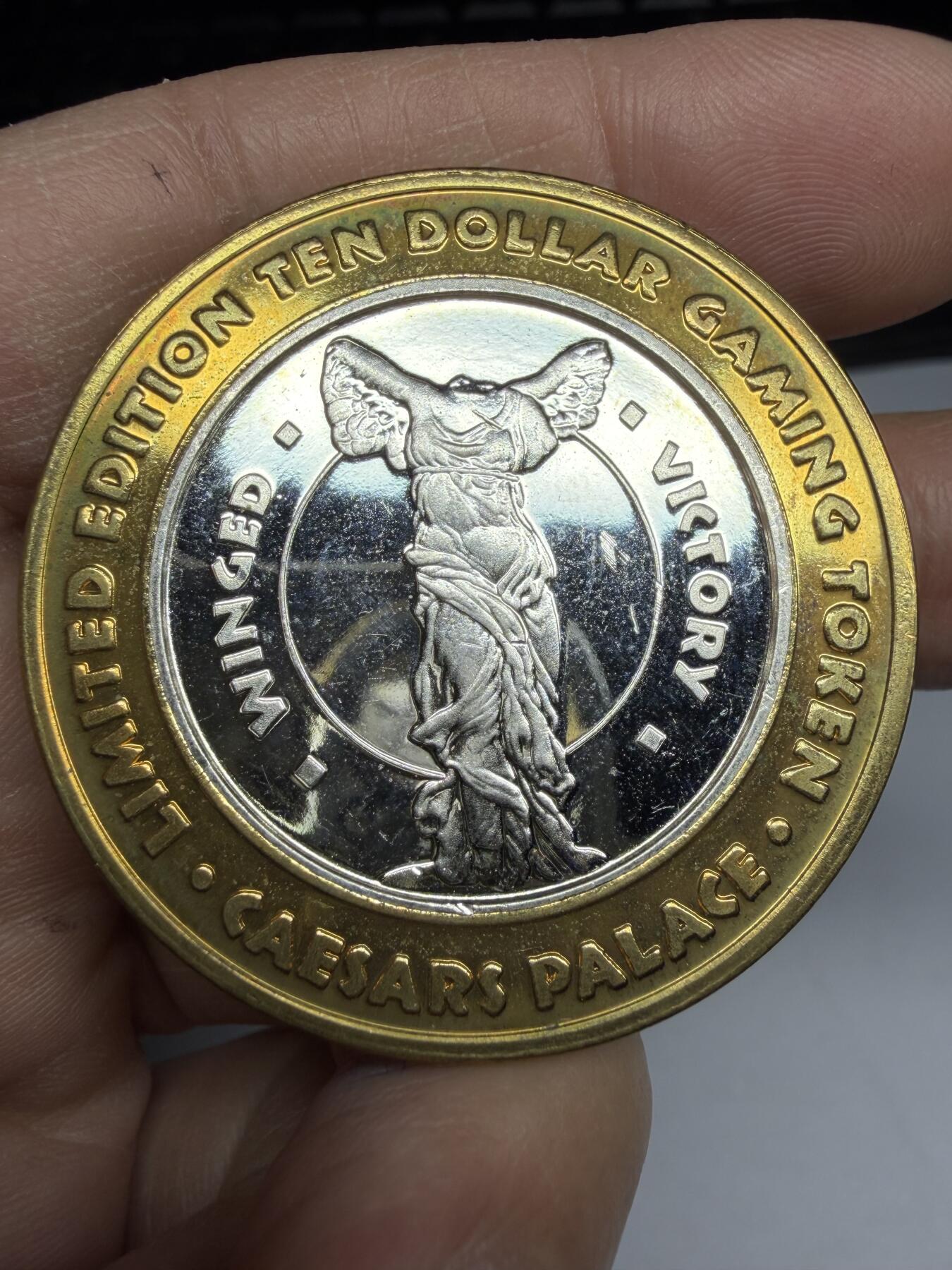 2026年集古藏今外币拍卖第一期-第2场—（总第299拍），可以寄存60天，满160元包邮。 1966年拉斯维加斯凯撒皇宫的10美元游戏代用币，中间999纯银，约重18.6克