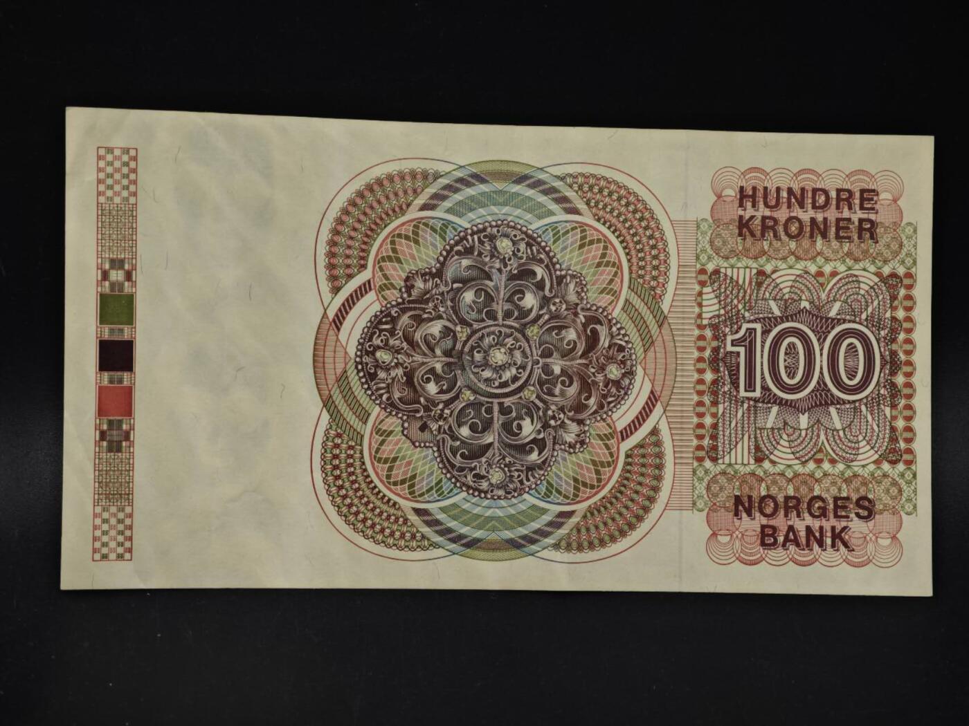 【淘币小摊】限时拍第八百四十二拍  纸币场  满百包邮可预留两周  周一统一发货  挪威1987年100克朗纸币【有折】