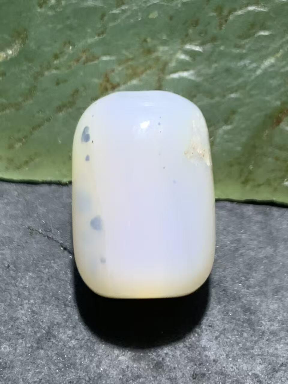 草花纹海洋玉髓随形直桶通货桶珠一颗，