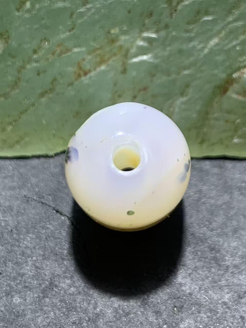 草花纹海洋玉髓随形直桶通货桶珠一颗，