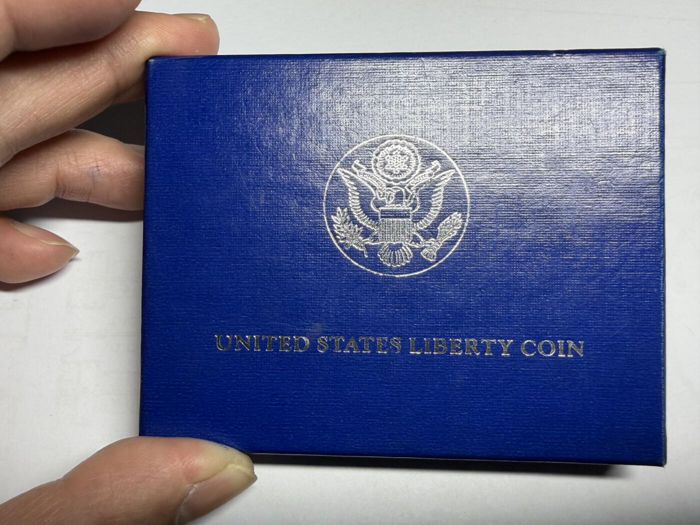 2026年集古藏今外币拍卖第一期-第2场—（总第299拍），可以寄存60天，满160元包邮。 1986年美国半美元精制币，盒后配