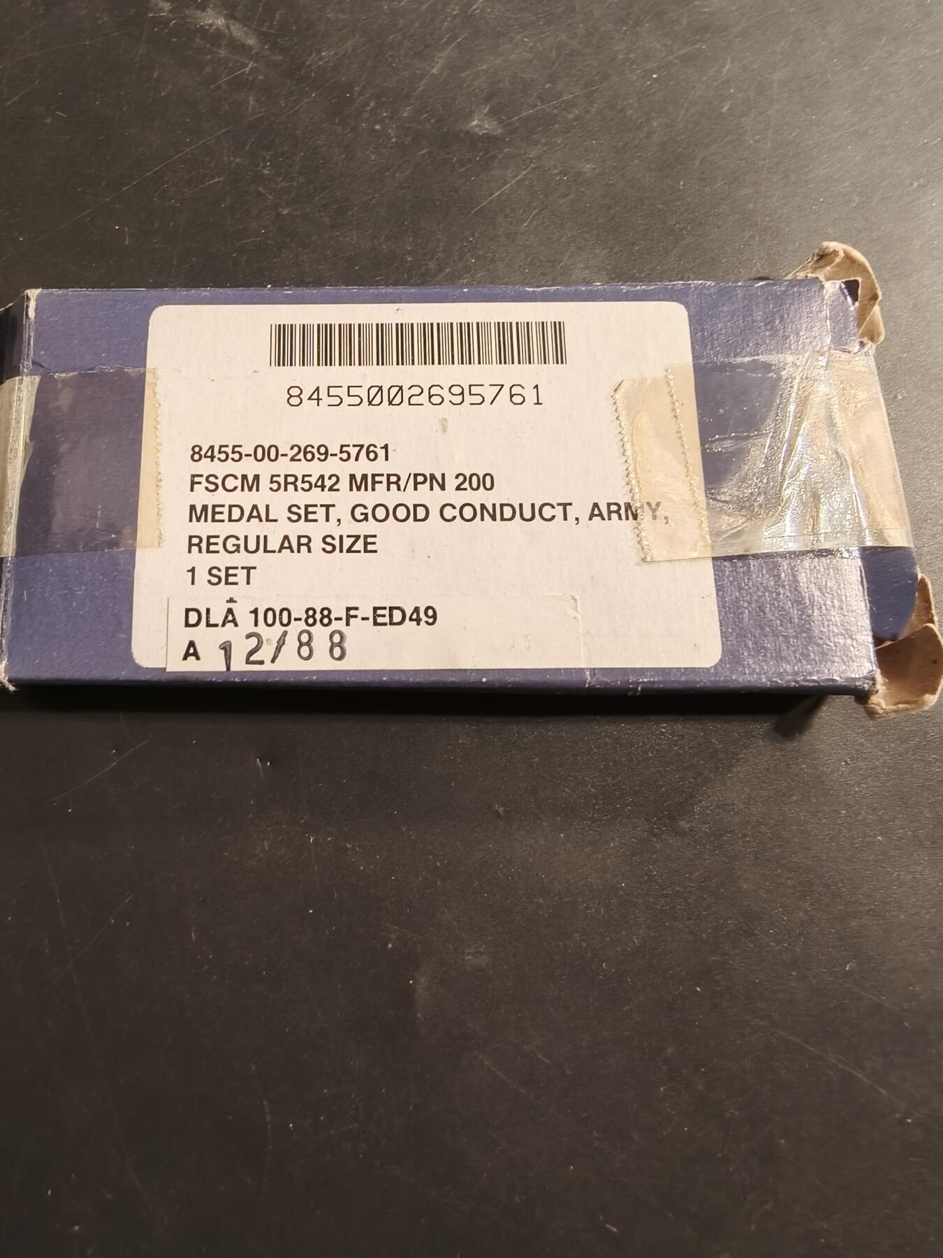 老王徽章第174期 美国陆军品德优良奖章    原盒带略