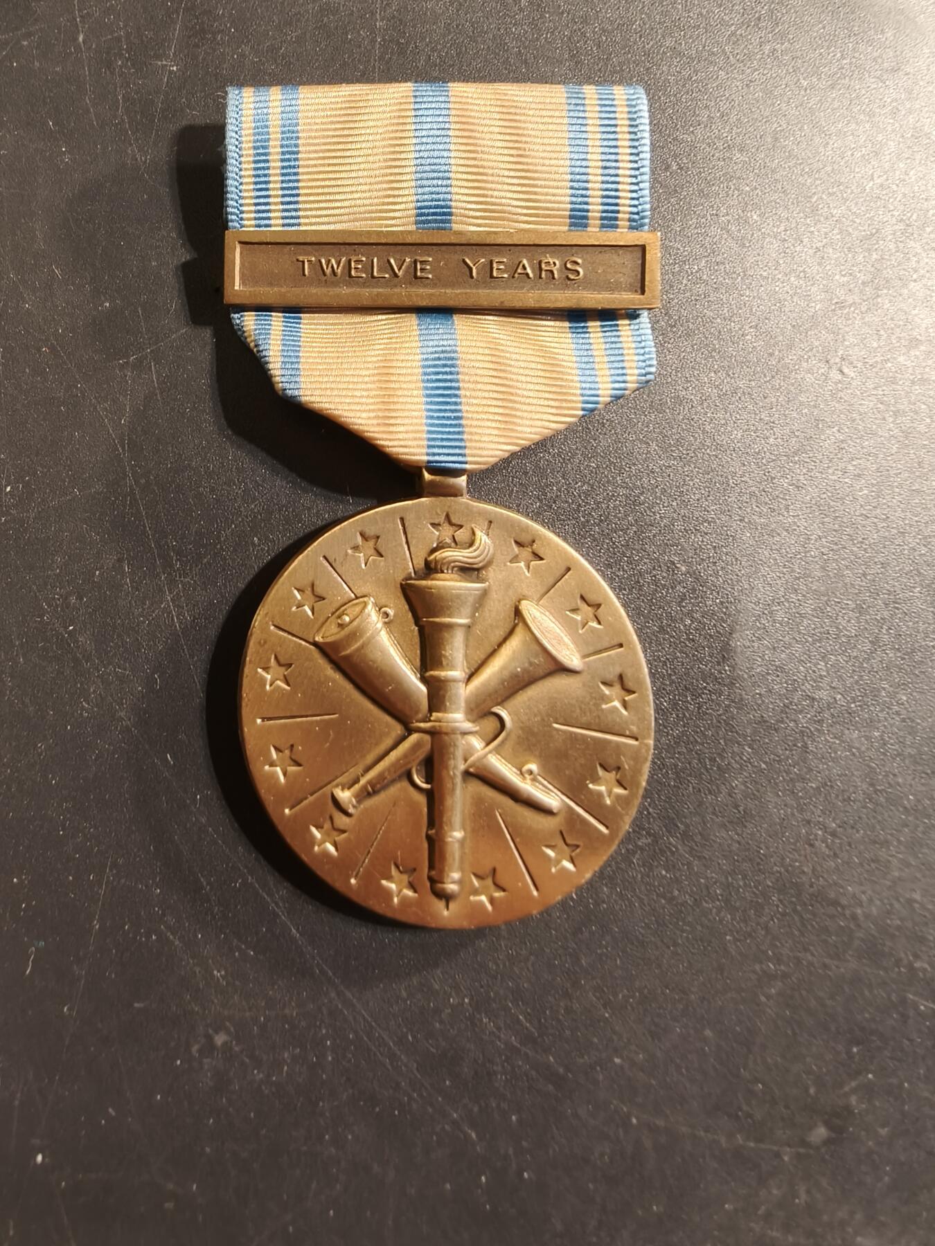 老王徽章第174期 美国海岸警备队预备役服役奖章     带12年勋条