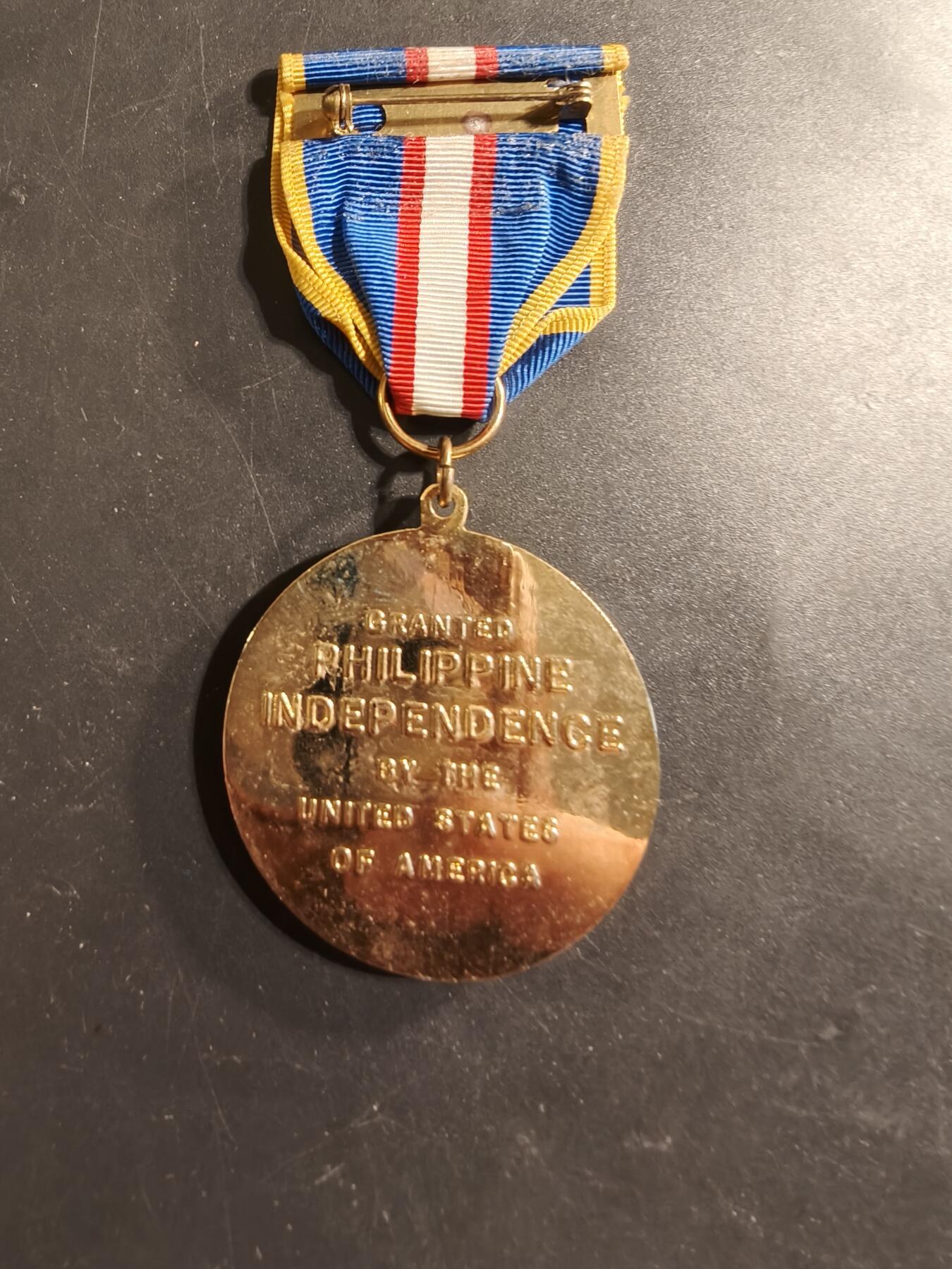 老王徽章第174期 美国二战菲律宾独立纪念章