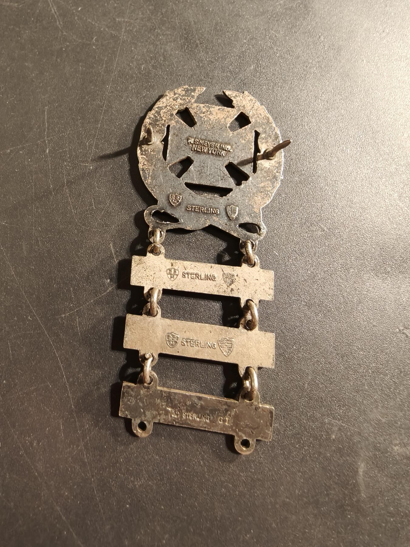 老王徽章第174期 美国陆军神射手技能章    925银    机枪、手枪、步枪3勋条     15.6g