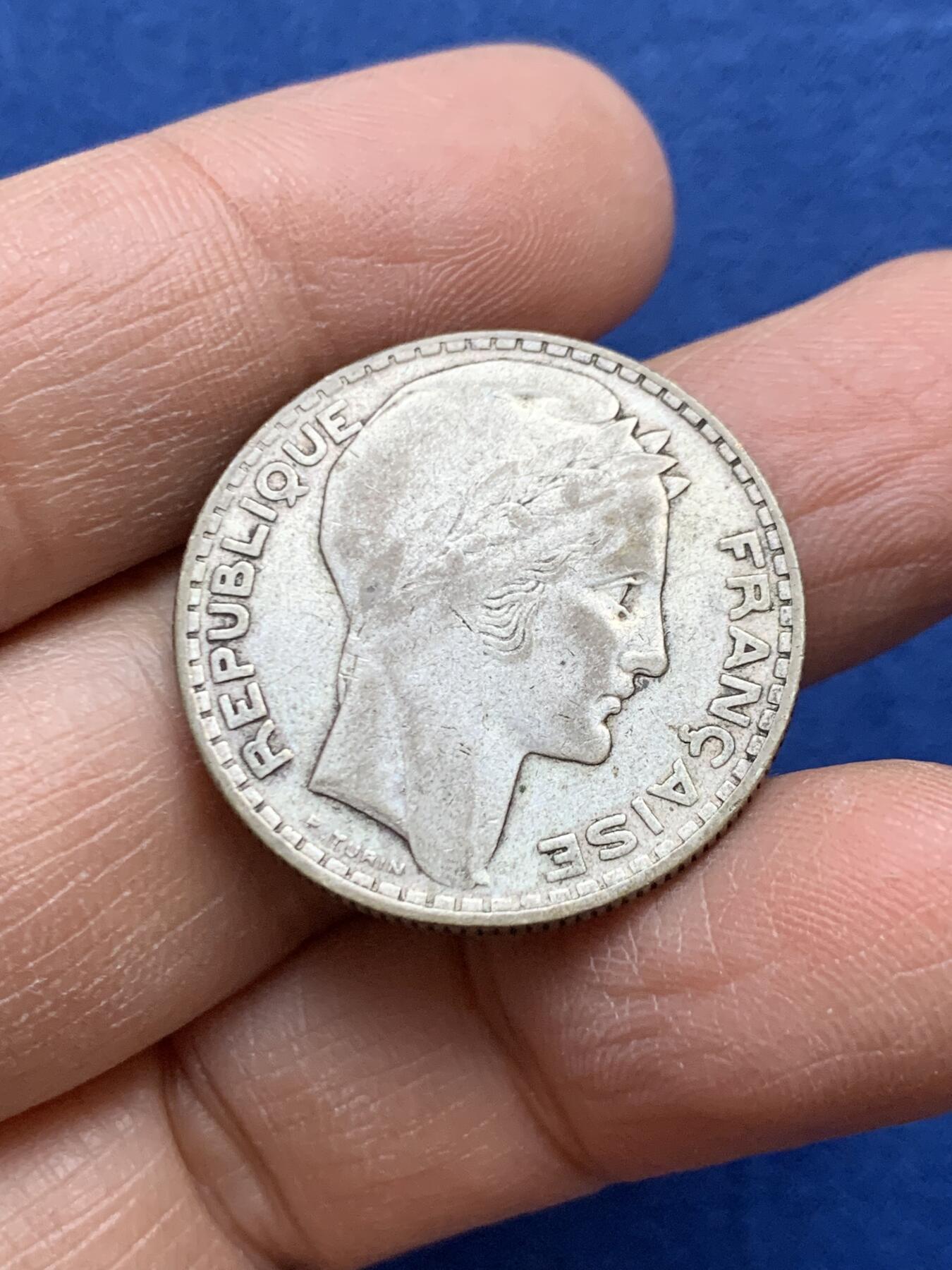 《竞宝斋》第454场 周日，周一 2场连拍 （全场包邮，欢迎送拍） 法国1930年女神10法郎银币