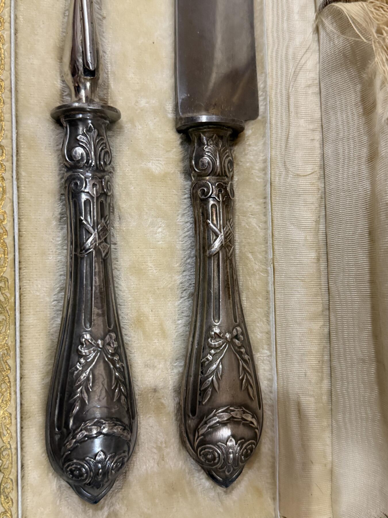 海外回流精品（欧美专场） 欧走回流纯银餐具，刀柄与叉柄处为纯银。共计207.3g。