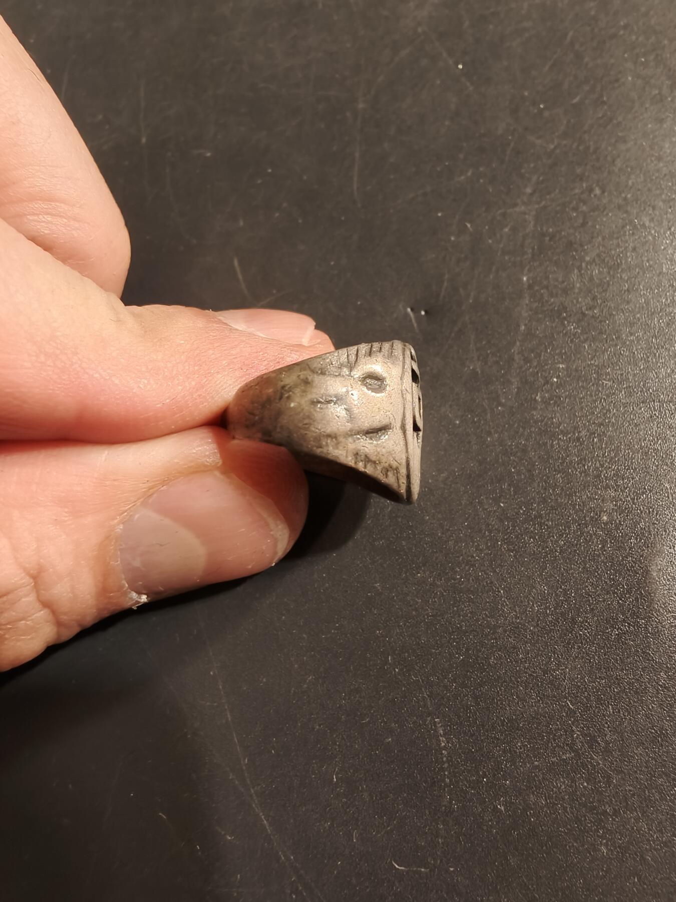 老王徽章第174期 美国海军戒指   925银     有断裂需修补     5.9g