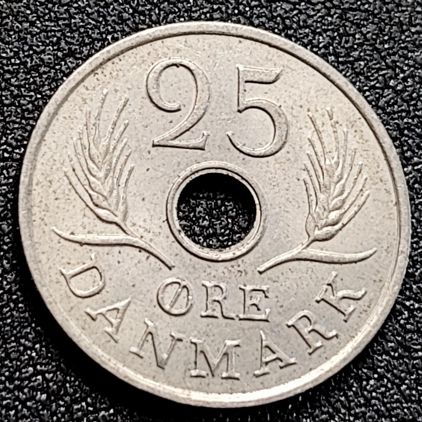 泉币菌-第162场- 新年第五场 精品福利场 23mm 丹麦 1970 25欧尔铜镍硬币皇冠 中孔