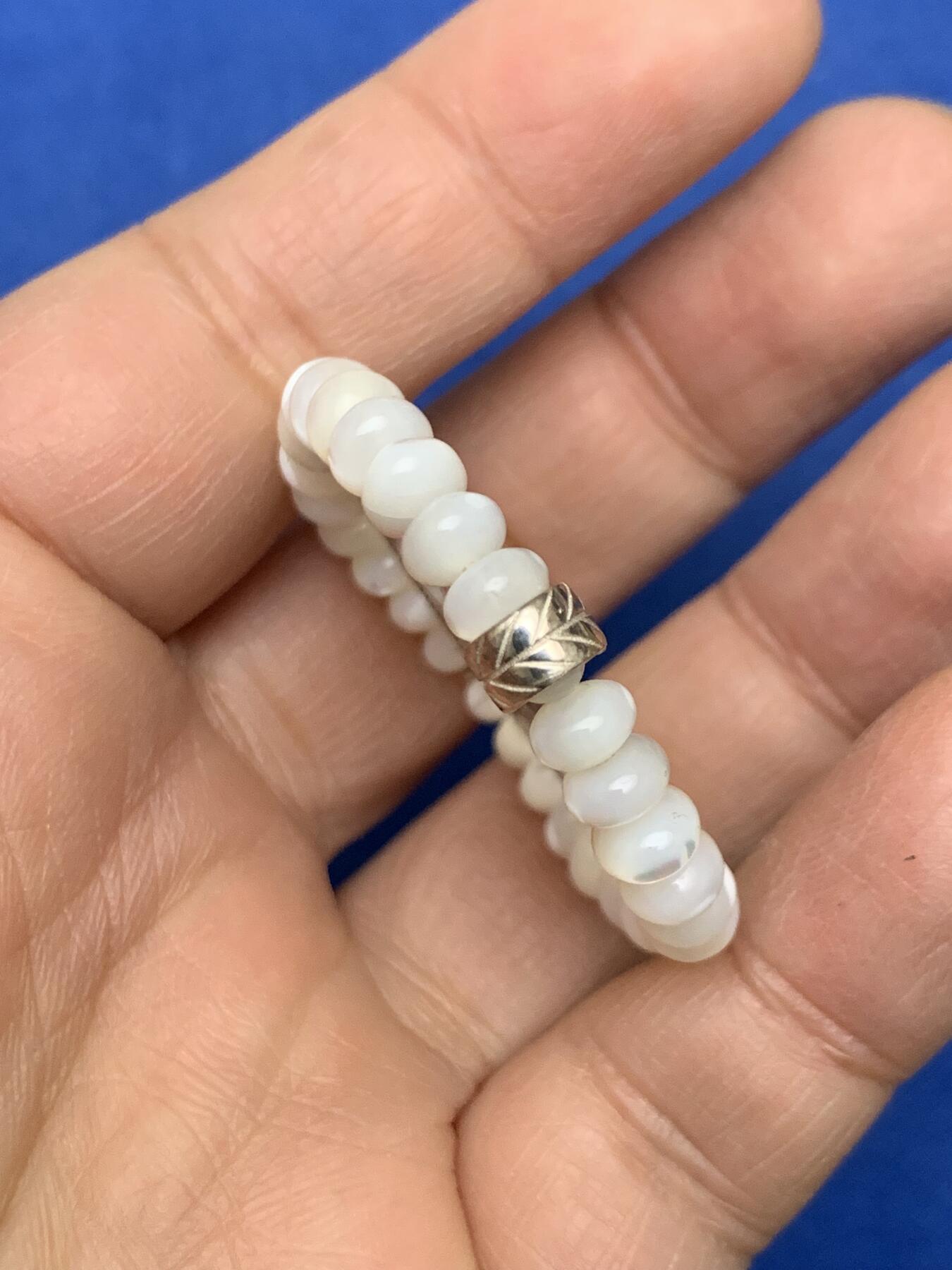 《竞宝斋》第454场 周日，周一 2场连拍 （全场包邮，欢迎送拍） 英属印度1900年维多利亚女王1卢比银币吊坠 总重18克 41.5mm