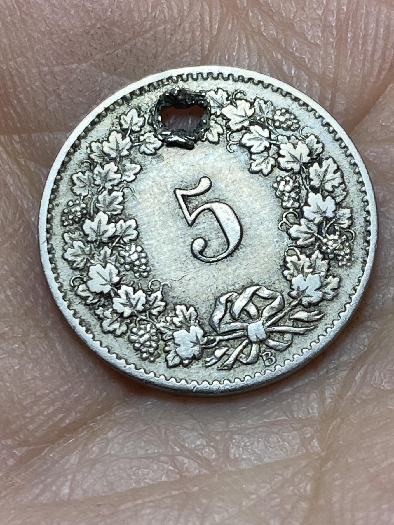 2026年第三场(总第一百七十二场）外国好品散币场(免佣金) 打孔–瑞士🇨🇭1881年5拉彭(第二版，B标伯尔尼造)