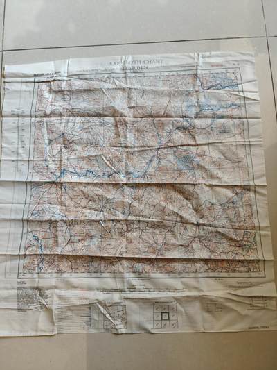 老王徽章第174期 - 美国二战陆军航空兵逃生图    丝质    正面为哈尔滨地区    背面为俄罗斯滨海边疆区斯帕斯克-达里尼，与黑龙江省接壤         尺寸约60×60cm