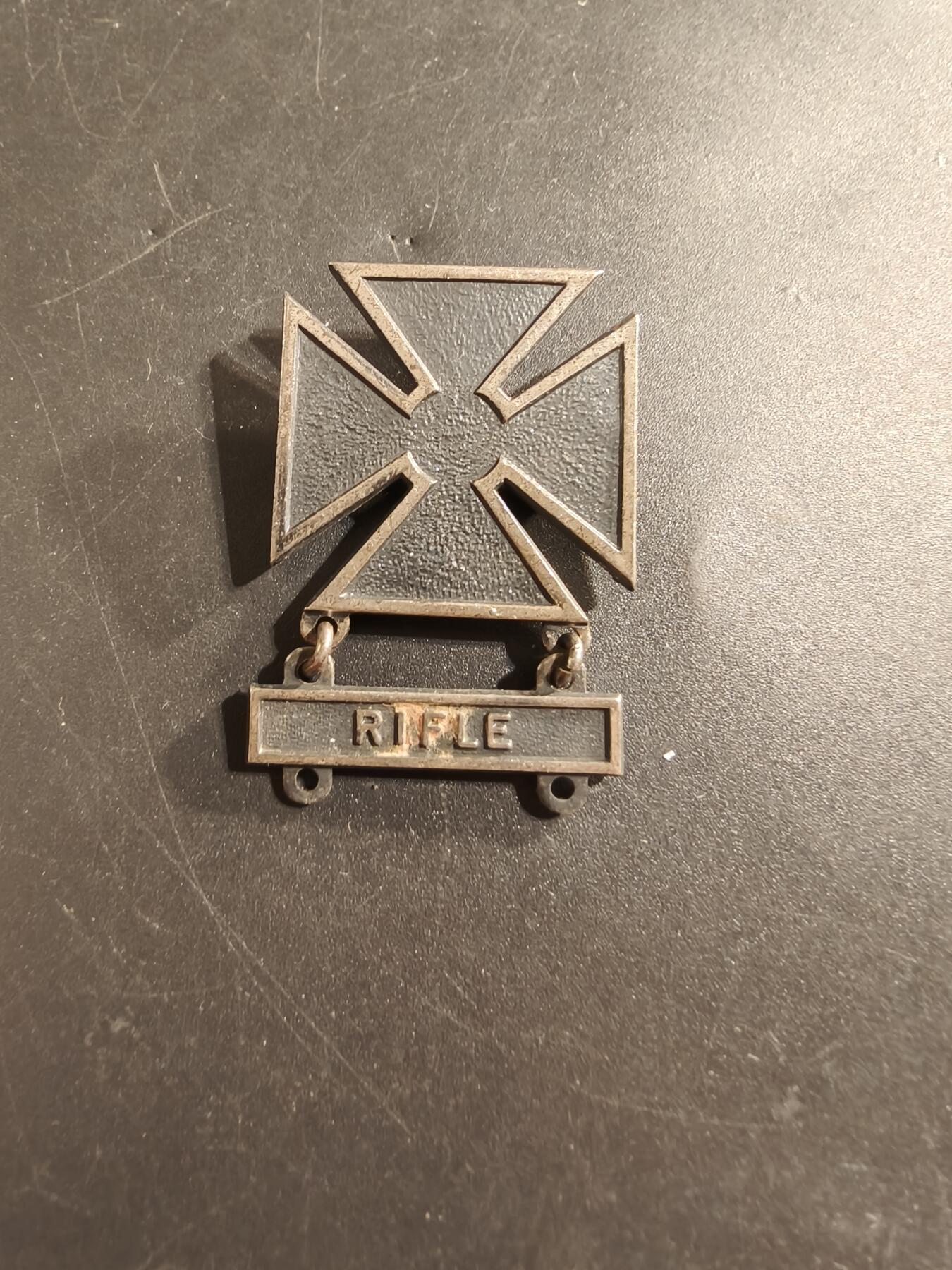 老王徽章第174期 美国陆军神射手技能章   二战时期横针版   925银   步枪勋条   10.7g