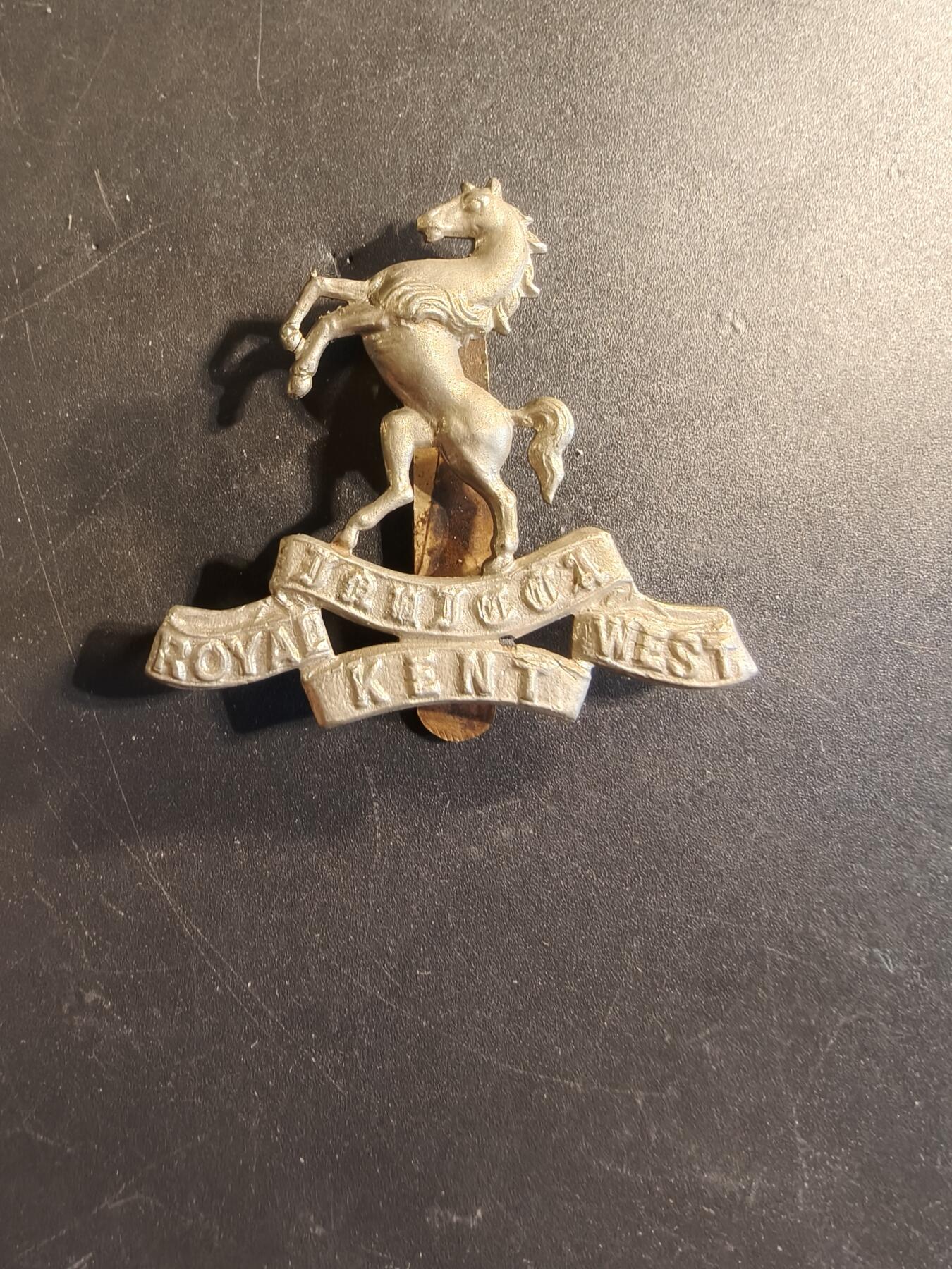 老王徽章第174期 英国皇家西肯特步兵团帽徽   一战时期