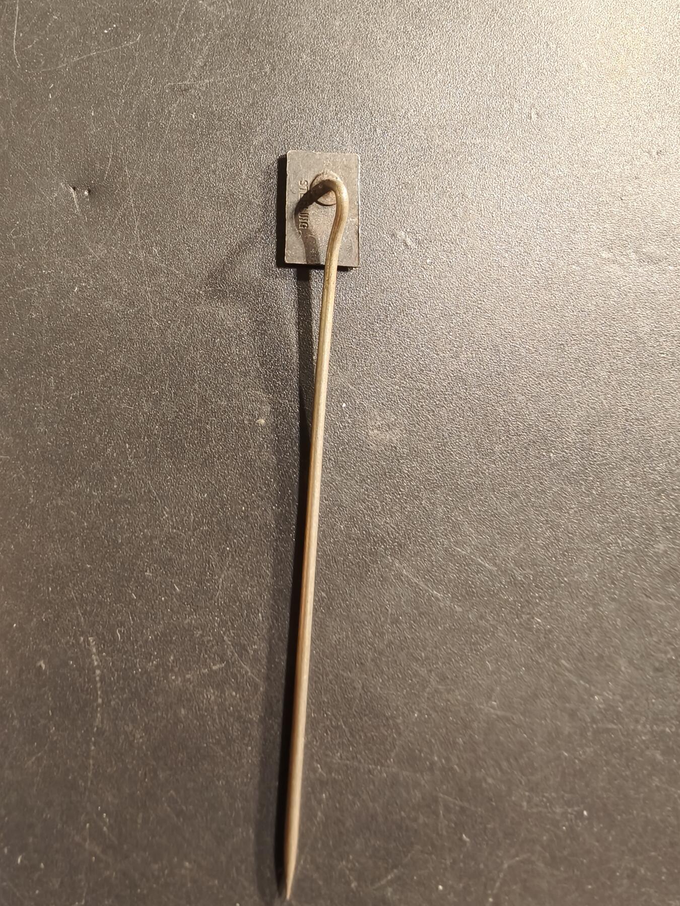 老王徽章第174期 美国二战蓝星勋章针插    925银镀金珐琅    3.3g      一星