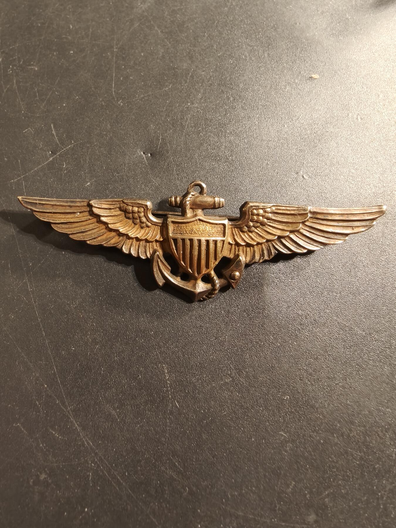 老王徽章第174期 美国二战海军航空兵飞行员技能章    925银包10k金    2.75英寸    二战时期横针版