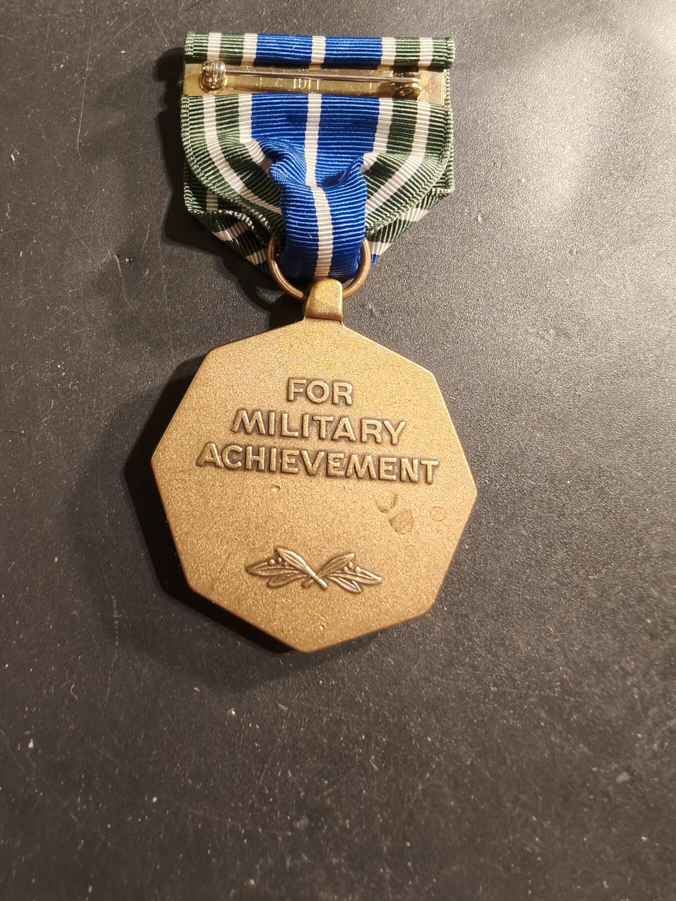 老王徽章第174期 美国陆军军事成就奖章