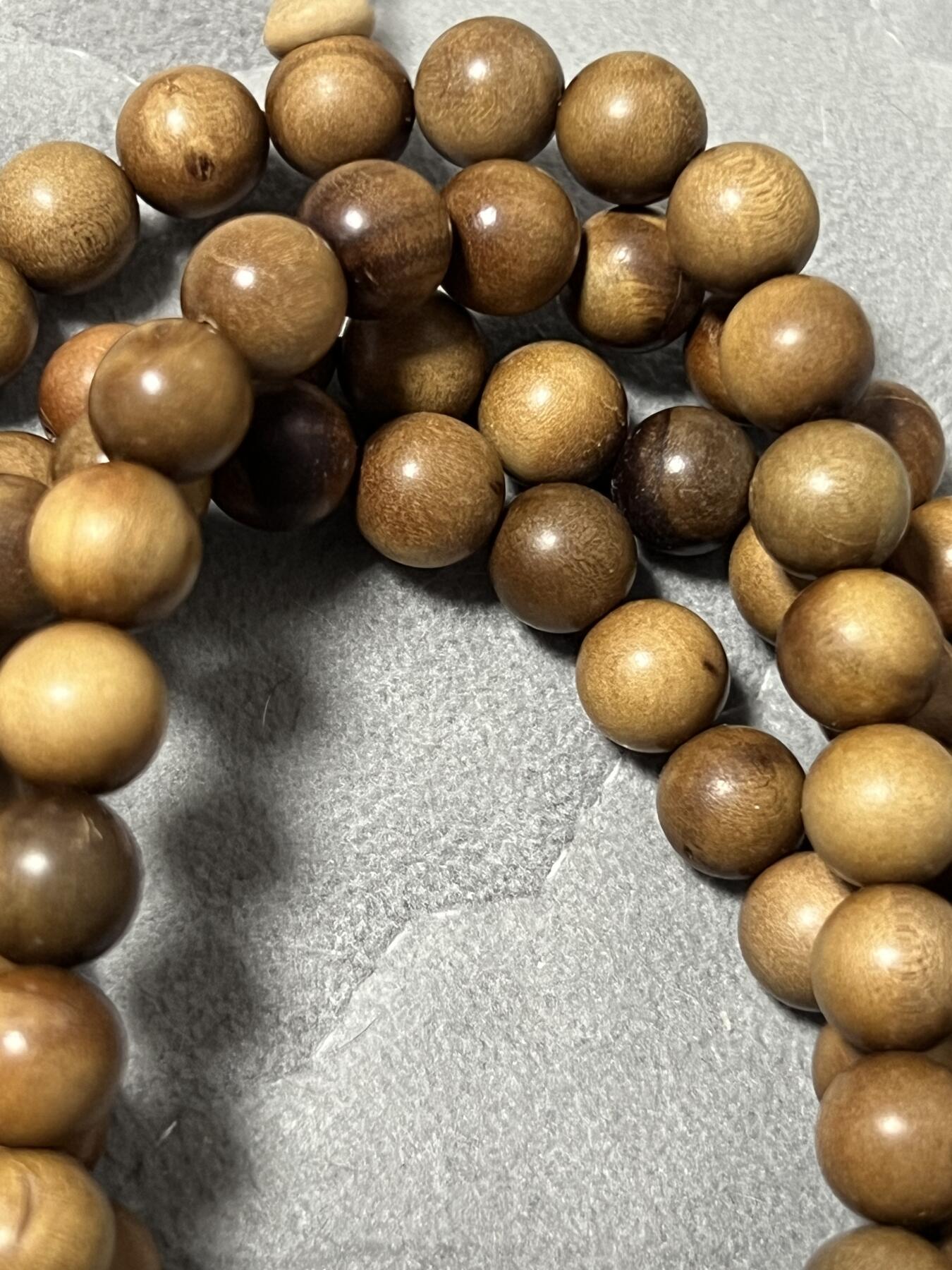 零元拍：正区印度老山檀 108/0.8长串 有珠子有裂带留疤 ，不影响品香