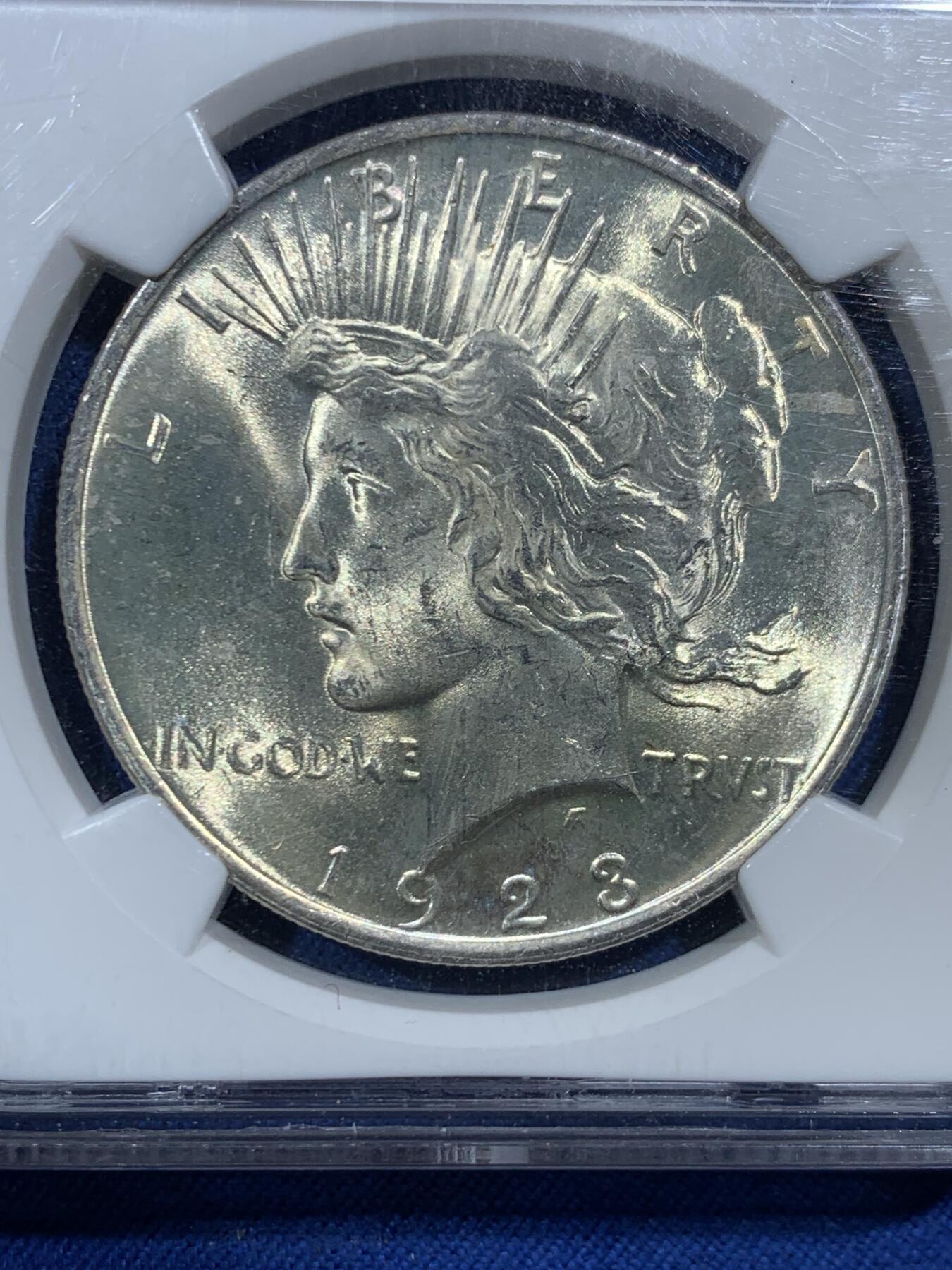 《竞宝斋》第454场 周日，周一 2场连拍 （全场包邮，欢迎送拍） NGC MS63 美国 1923年 1美元  和平银币 老盒严评 淡黄包浆