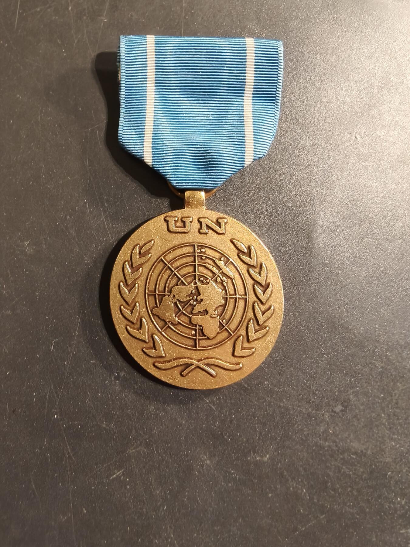 老王徽章第174期 美国联合国维和奖章