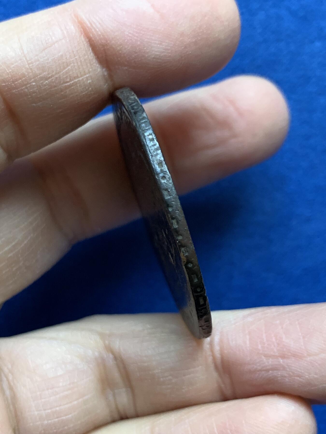 《竞宝斋》第454场 周日，周一 2场连拍 （全场包邮，欢迎送拍） 西班牙1804年卡洛斯四世双柱，黑包浆，有戳记，味道不错