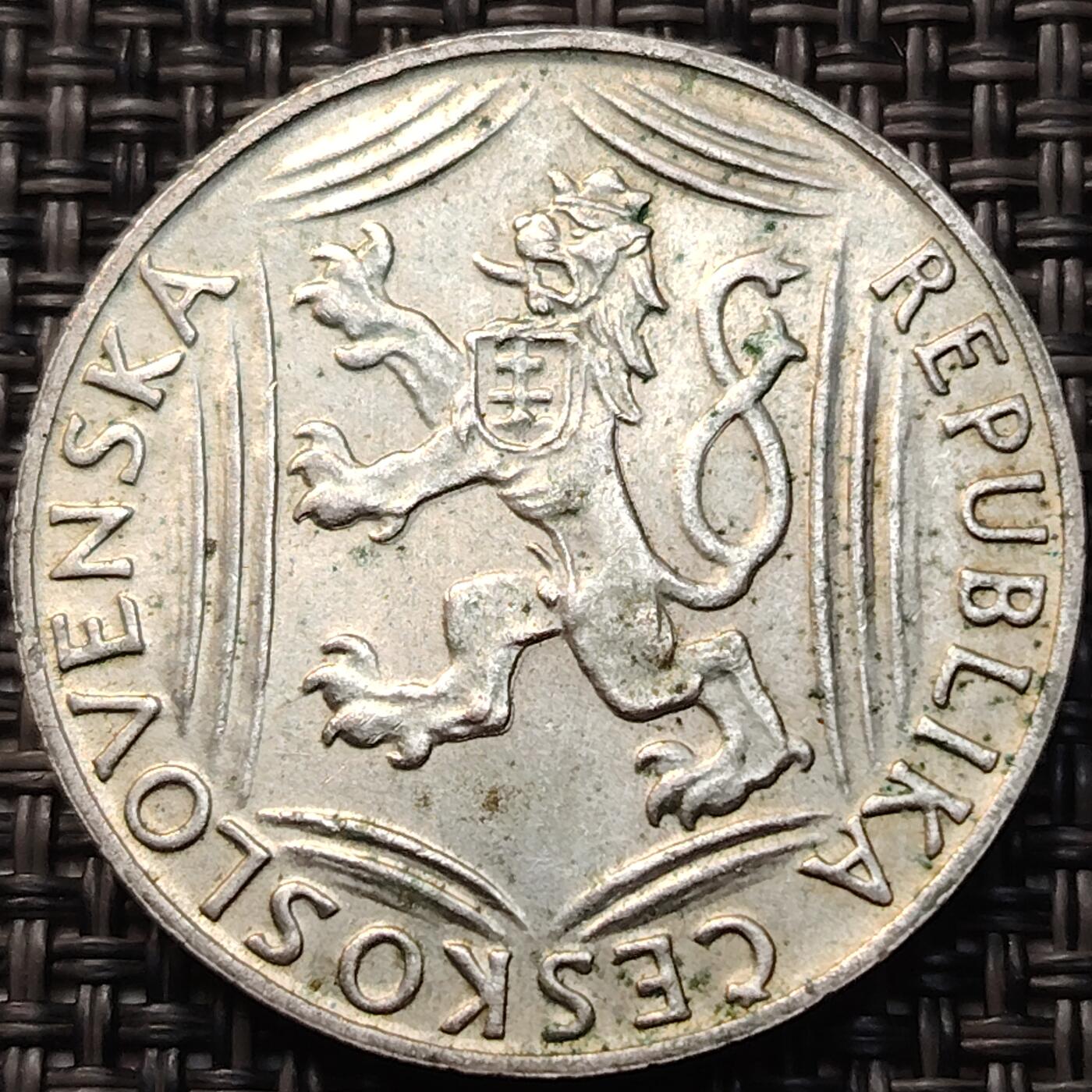 布加迪🐬～世界钱币(上海)🌾第 268 期 /  各国套币和散币 捷克斯洛伐克 1948年 100克朗银币 独立30周年纪念币 31mm14g～3