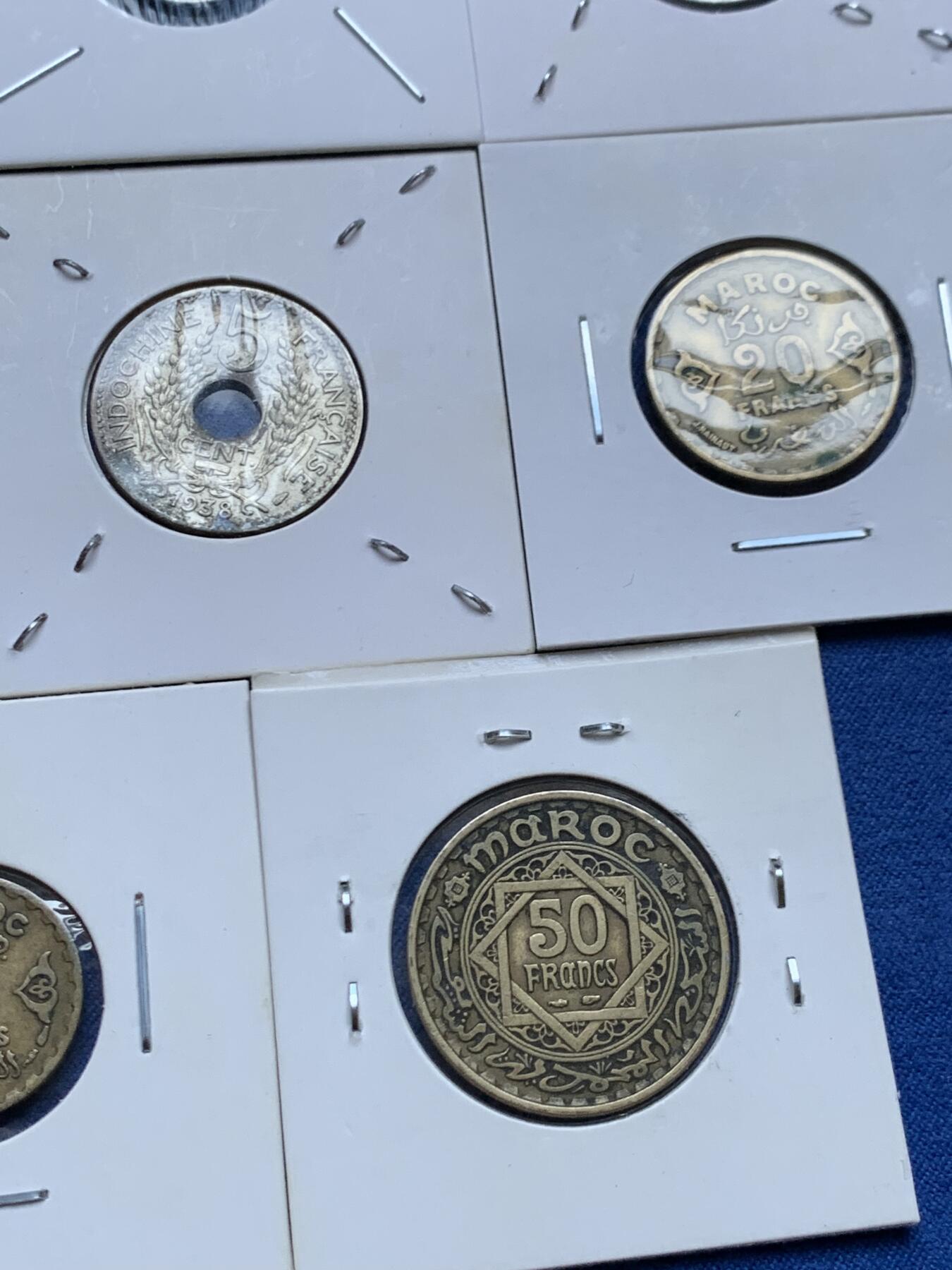 《竞宝斋》第454场 周日，周一 2场连拍 （全场包邮，欢迎送拍） 八枚一组 波兰钱币3枚，摩洛哥钱币3枚和法国钱币2枚