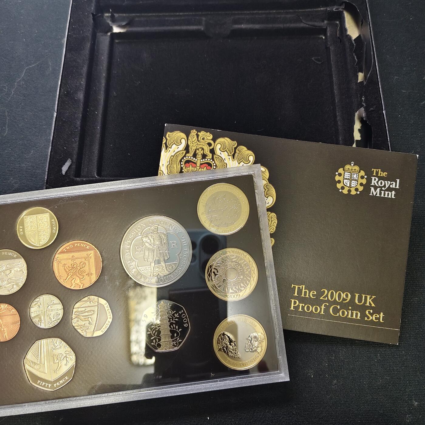 【全场包邮】纯粹捡漏拍493场 【重磅·邱园】英国2009年官方精制套币-5镑亨利八世登基500周年+50便士邱园250周年+2镑彭斯诞生250周年+2镑物种起源150周年+2镑机械时代-盒证全（内衬破损）