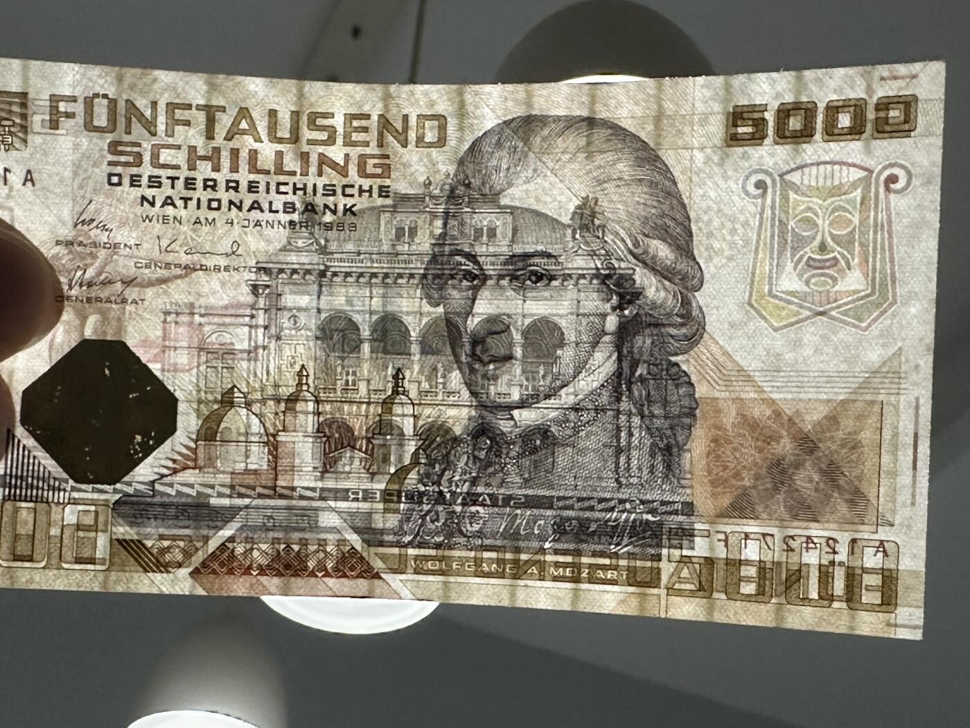 《外钞收藏家》第五百九十九期（畅拍场）（本平台长期征集拍品、欢迎藏友们联系合作）