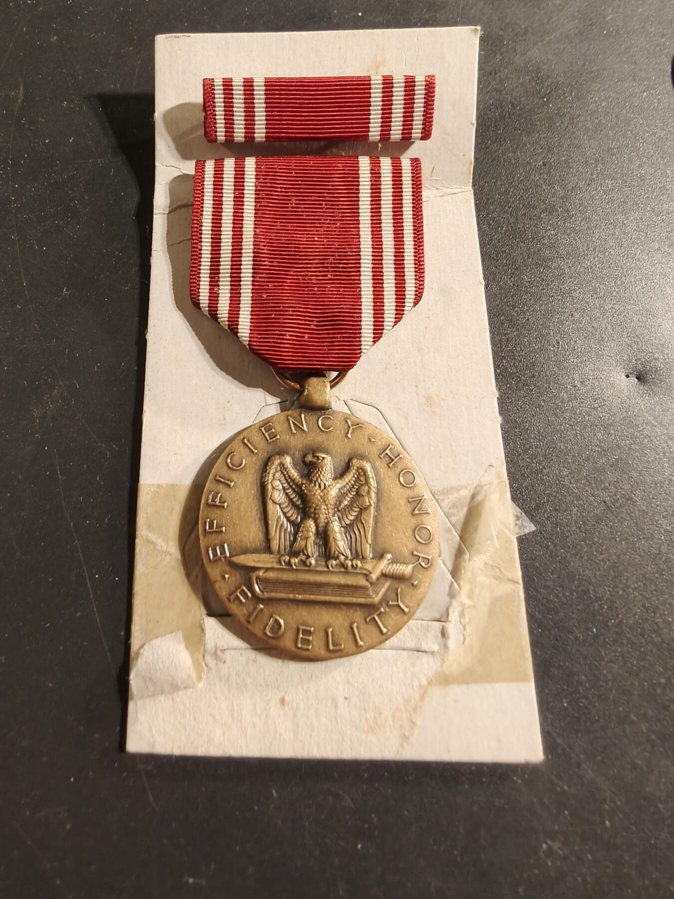 老王徽章第174期 美国陆军品德优良奖章    二战时期    带略    实发版