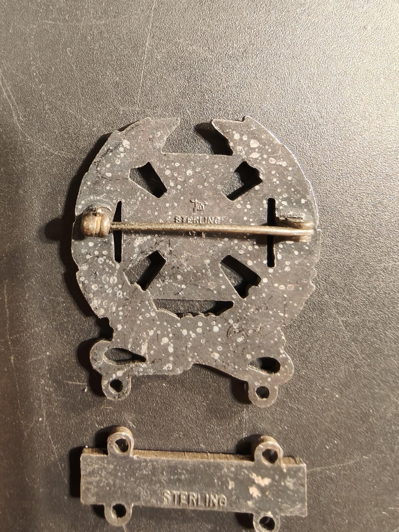 老王徽章第174期 美国陆军神射手技能章   二战时期横针版   925银   步枪勋条   10.9g