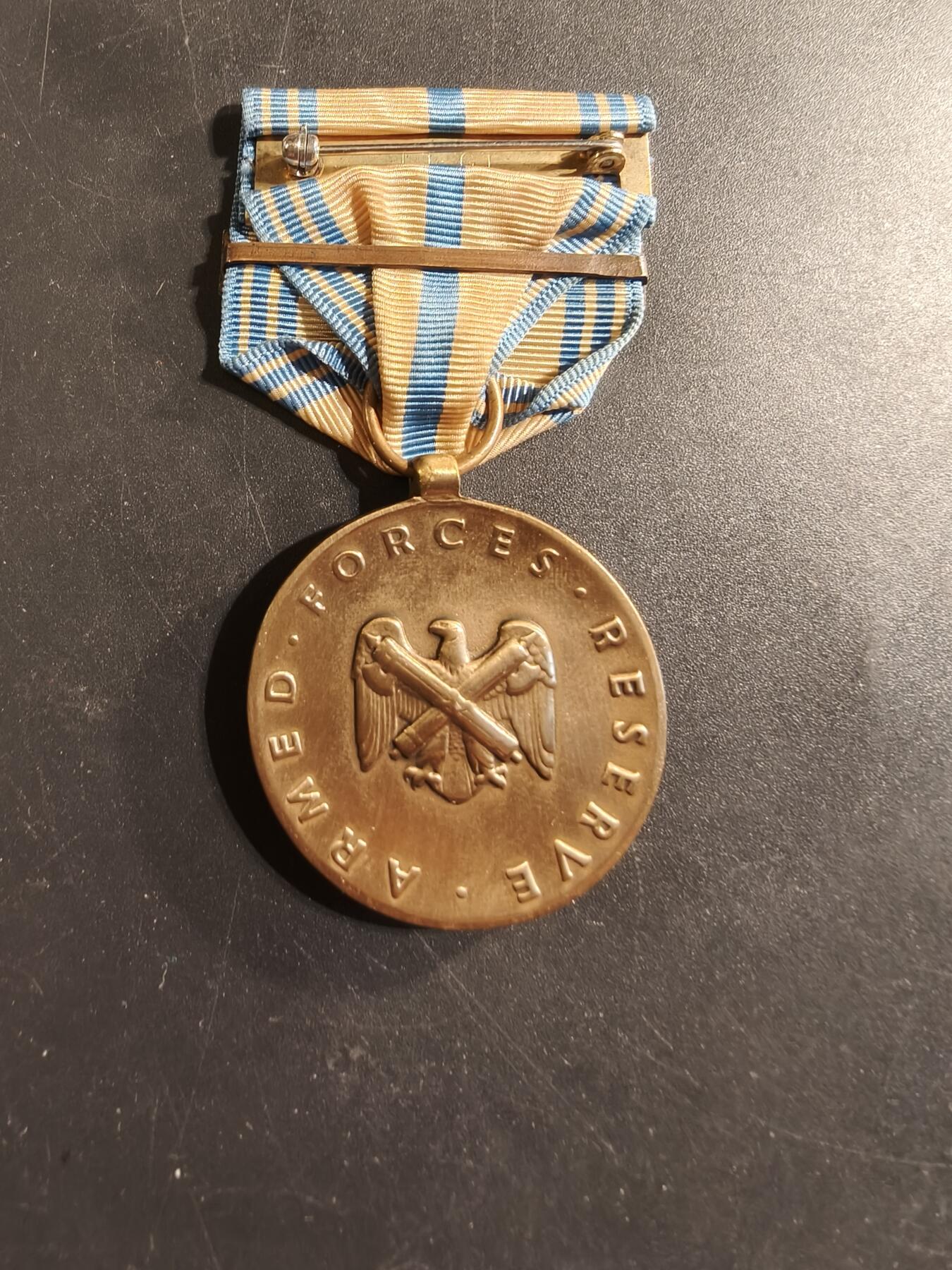 老王徽章第174期 美国海岸警备队预备役服役奖章     带12年勋条