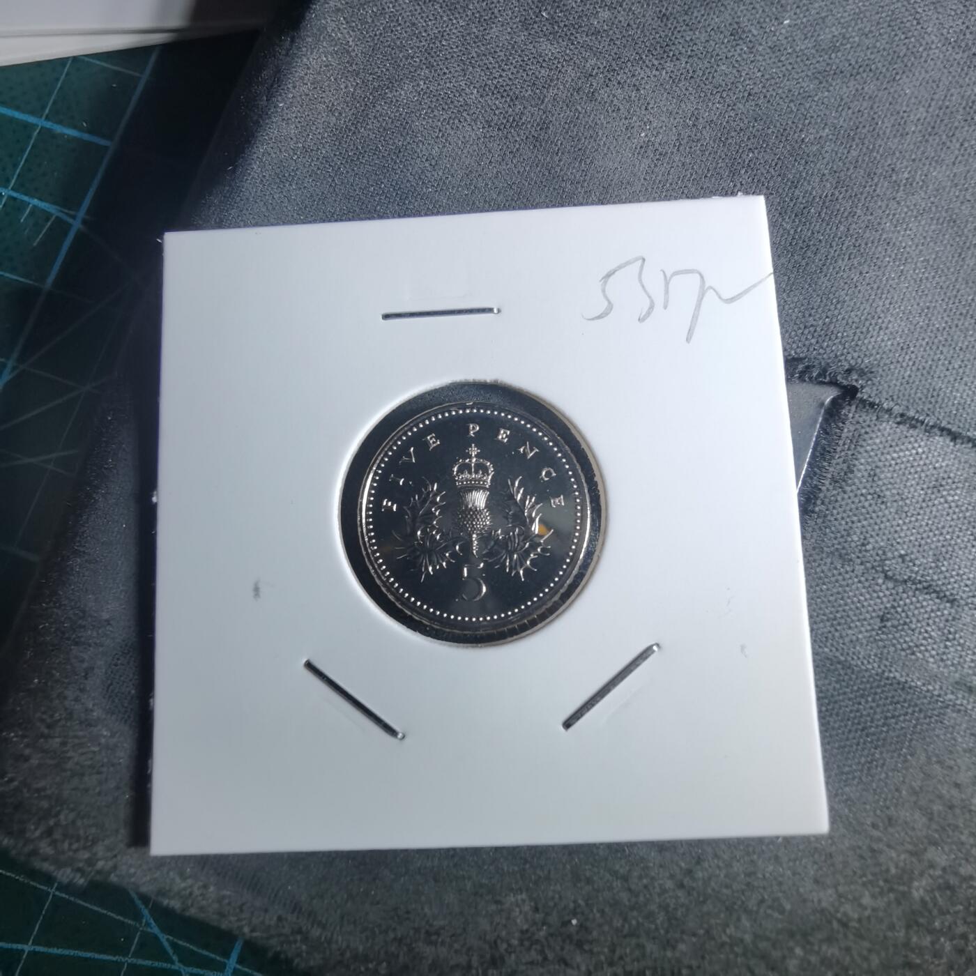 沼泽如烟--第953场 英国2004年5便士