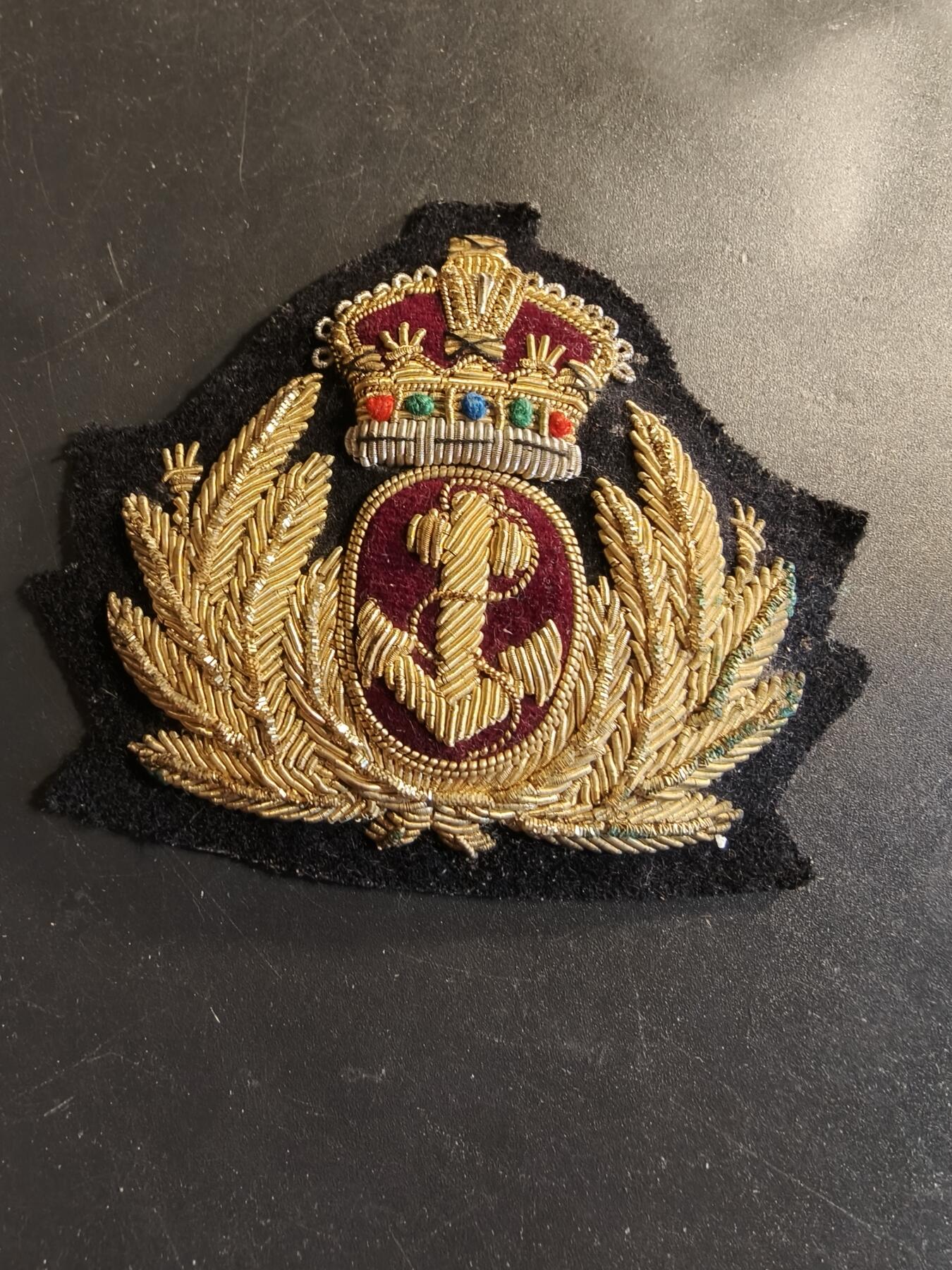老王徽章第174期 英国皇家海军军官大檐帽帽徽    刺绣版   国王版本